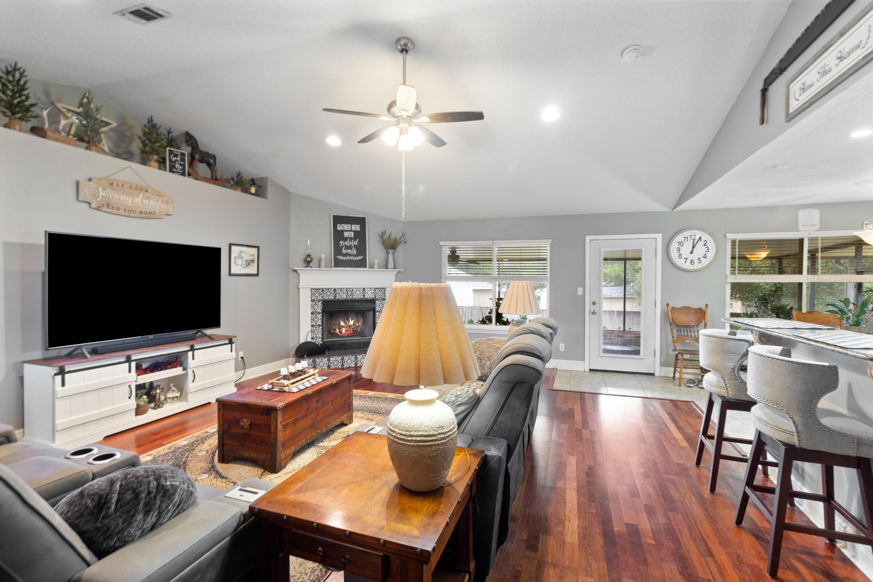 OAK MEADOWS - Residential