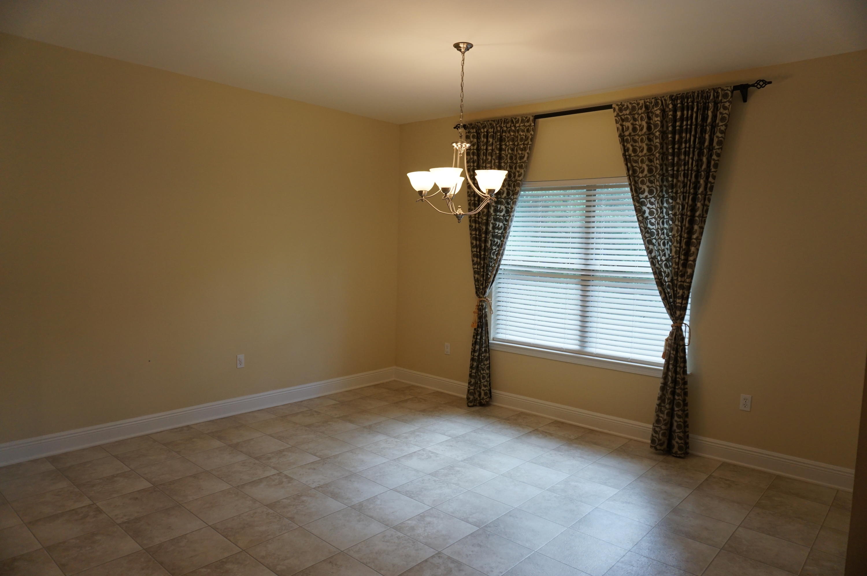 ROLLING RIDGE S/D - Residential Lease