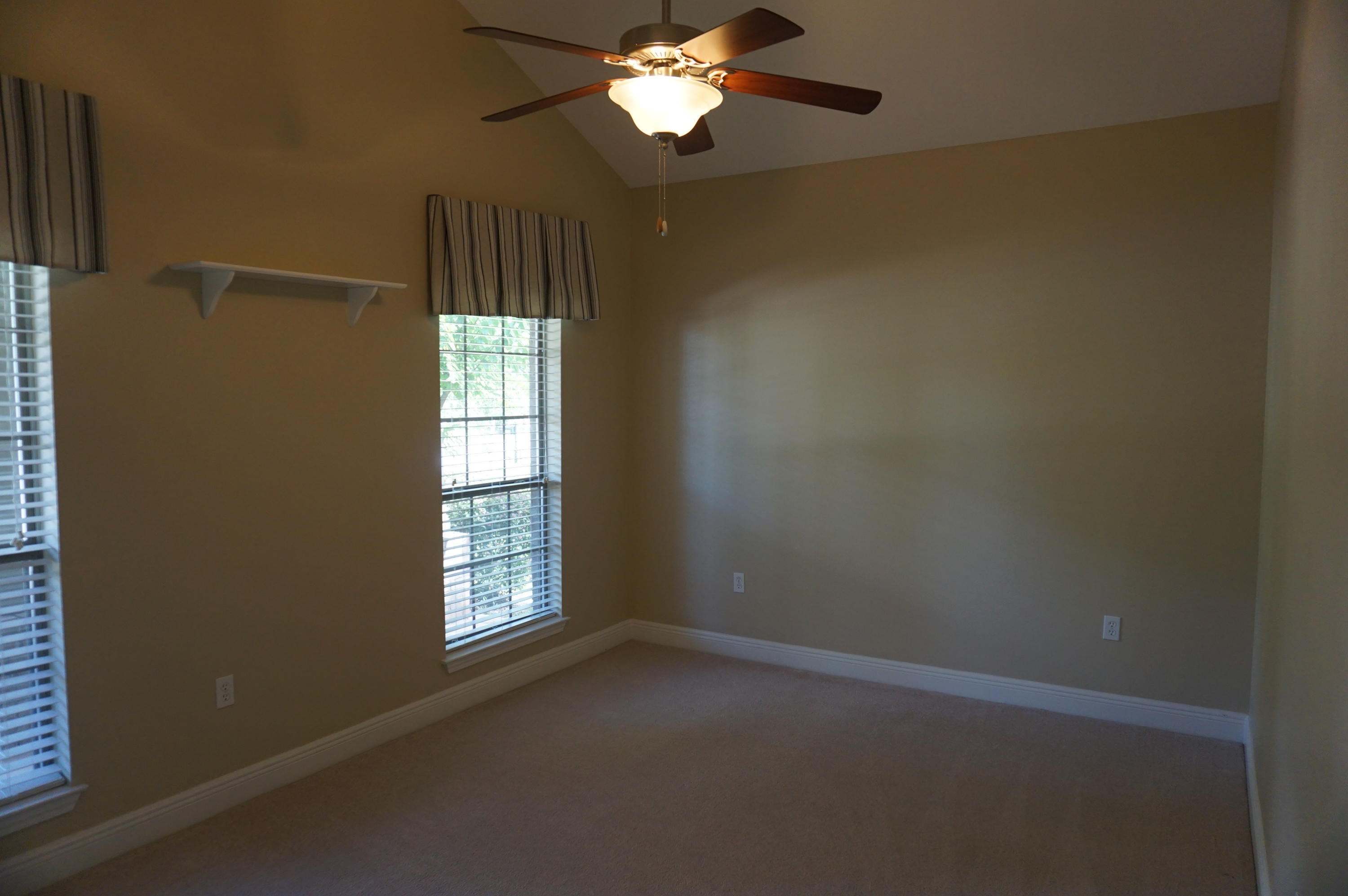 ROLLING RIDGE S/D - Residential Lease