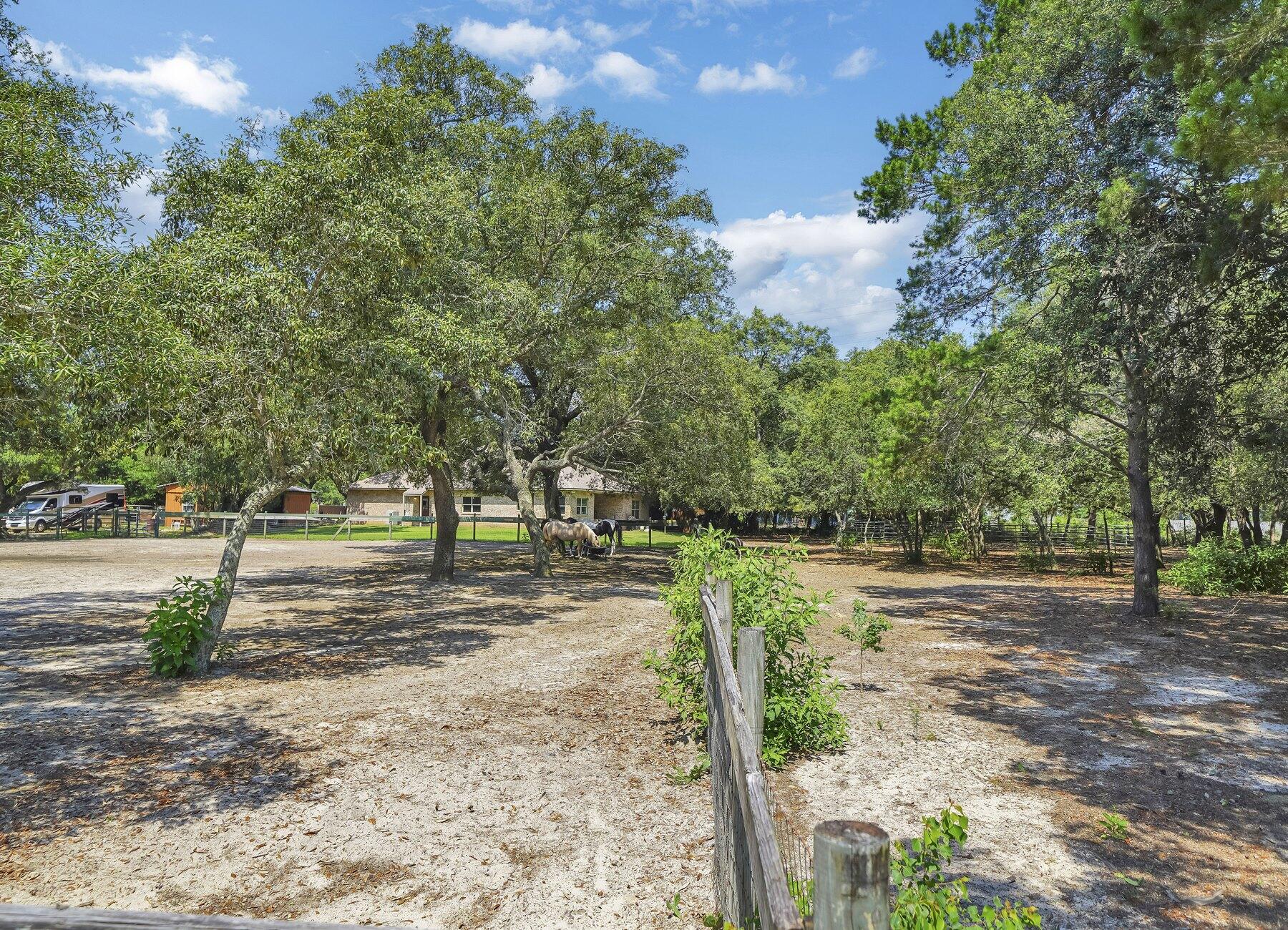 WEST NAVARRE - Residential