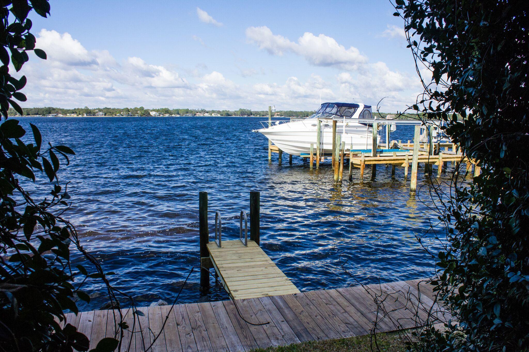 BAYOU PINES T/H - Residential