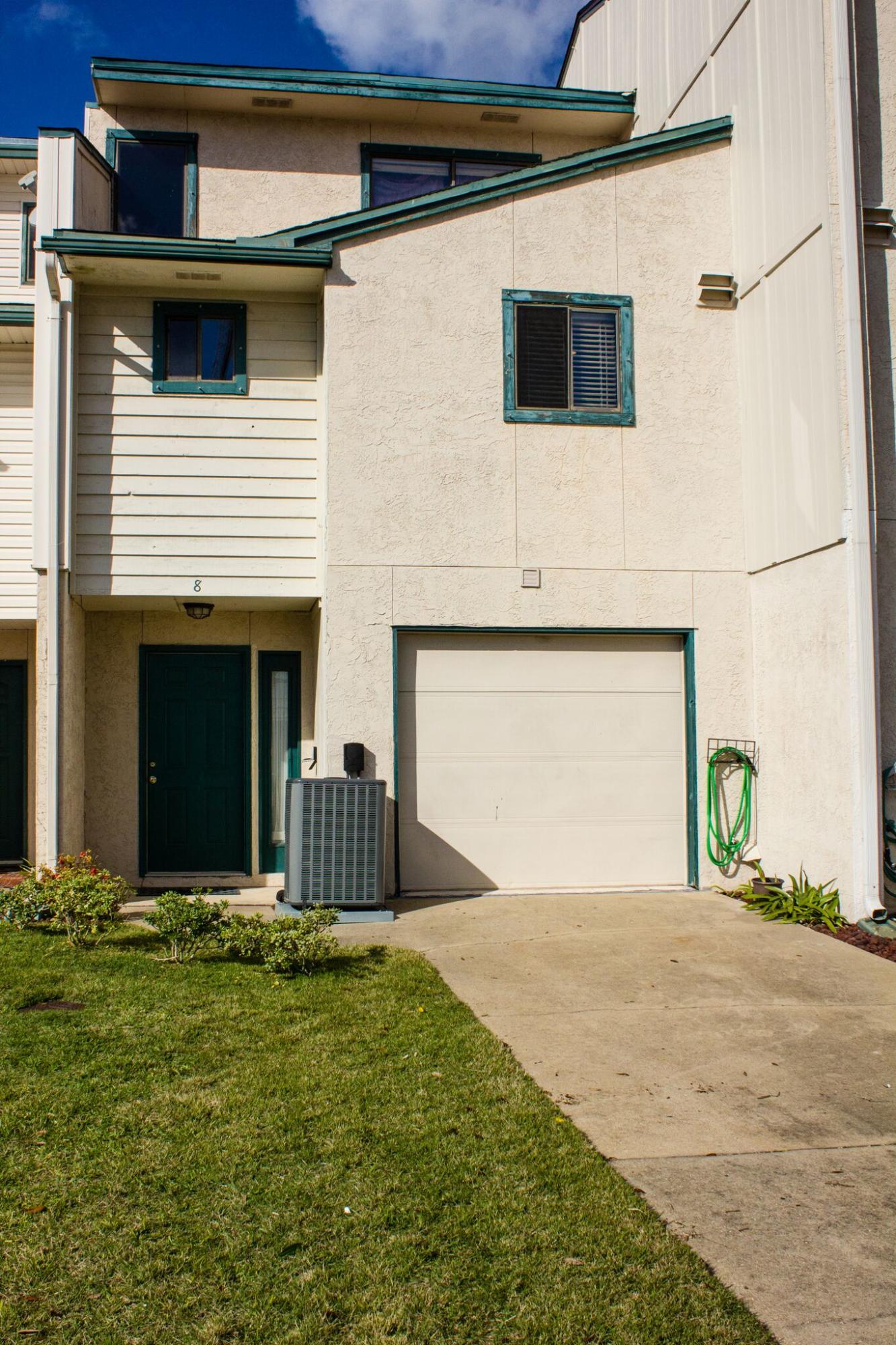 BAYOU PINES T/H - Residential