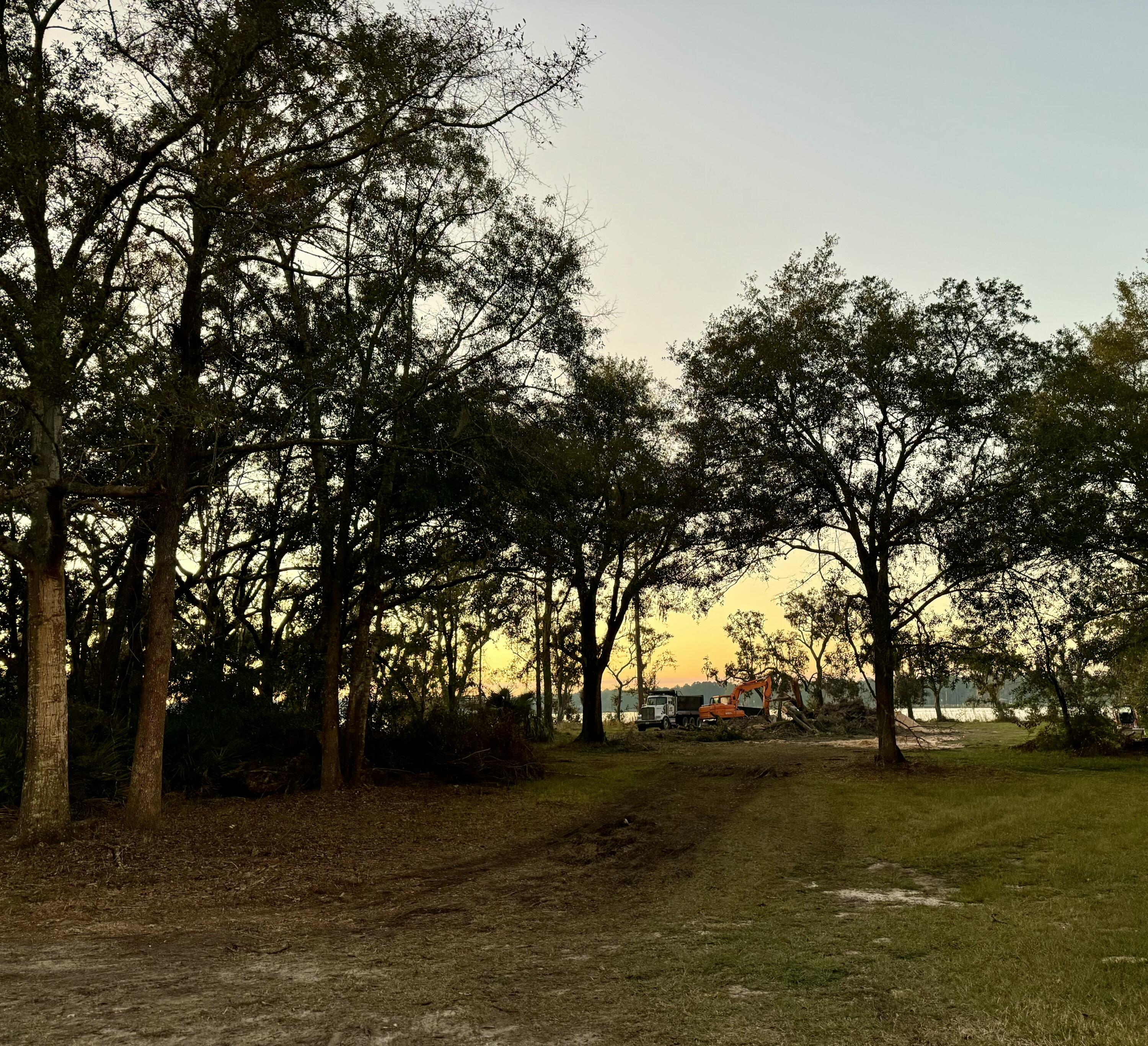 LAGRANGE COVE - Land