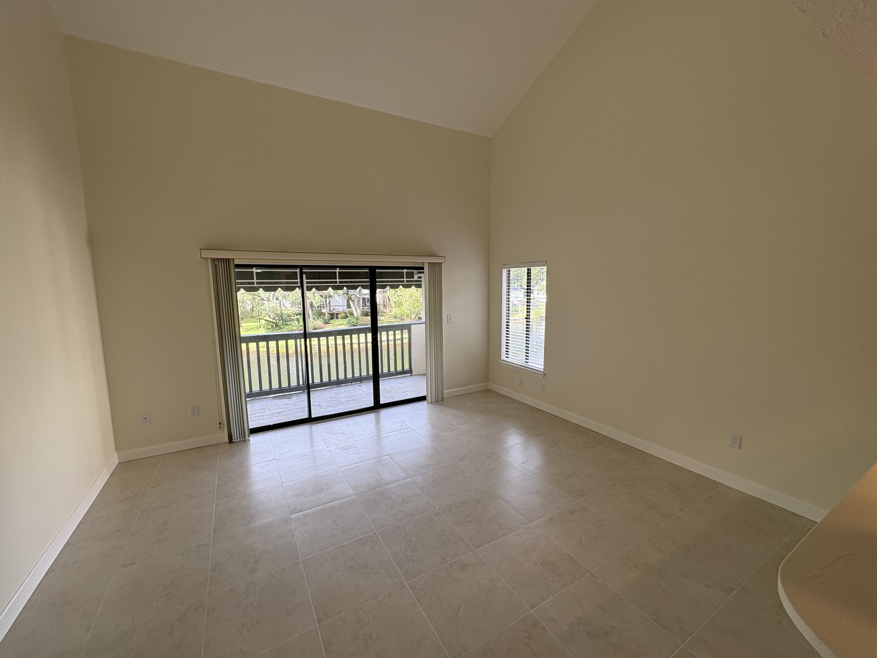 LAKESIDE CONDO AT BLUEWATER BAY - Residential Lease