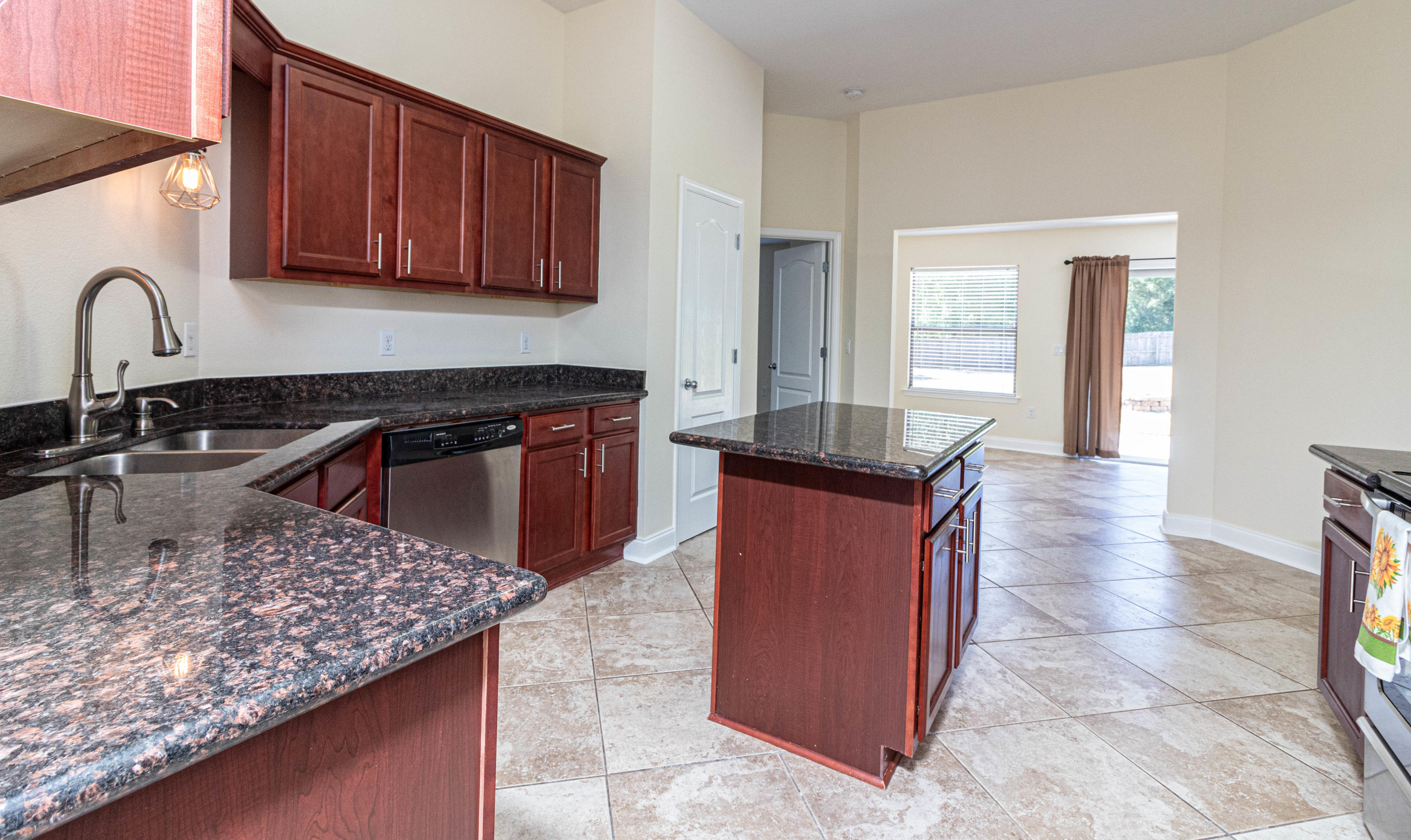 SILVER SPRINGS EST - Residential