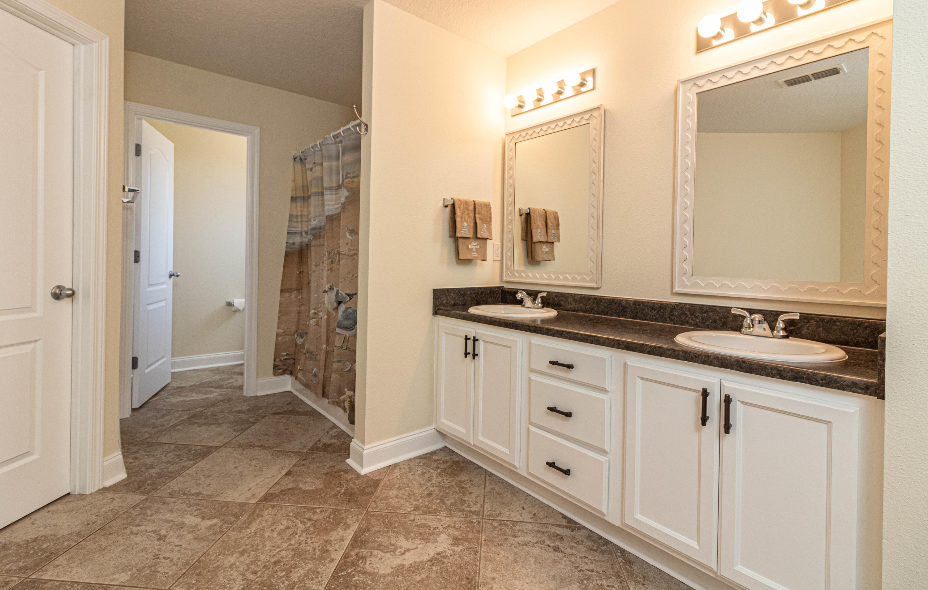 SILVER SPRINGS EST - Residential