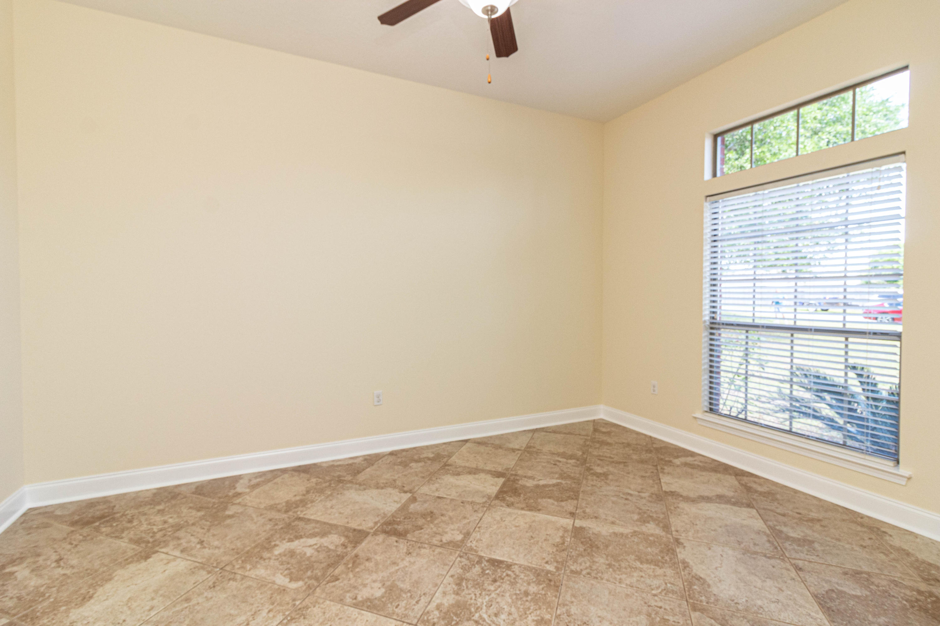 SILVER SPRINGS EST - Residential