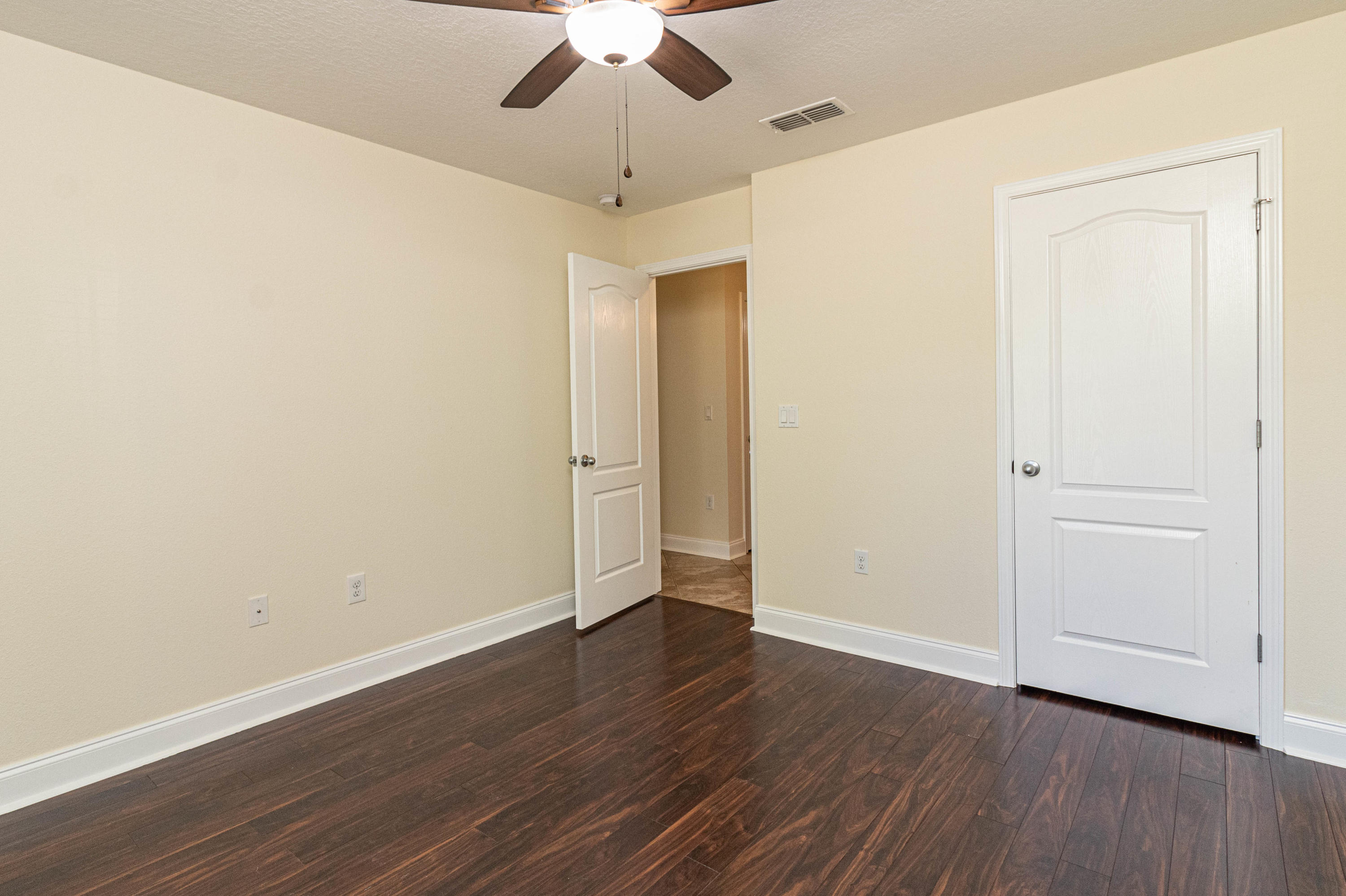 SILVER SPRINGS EST - Residential