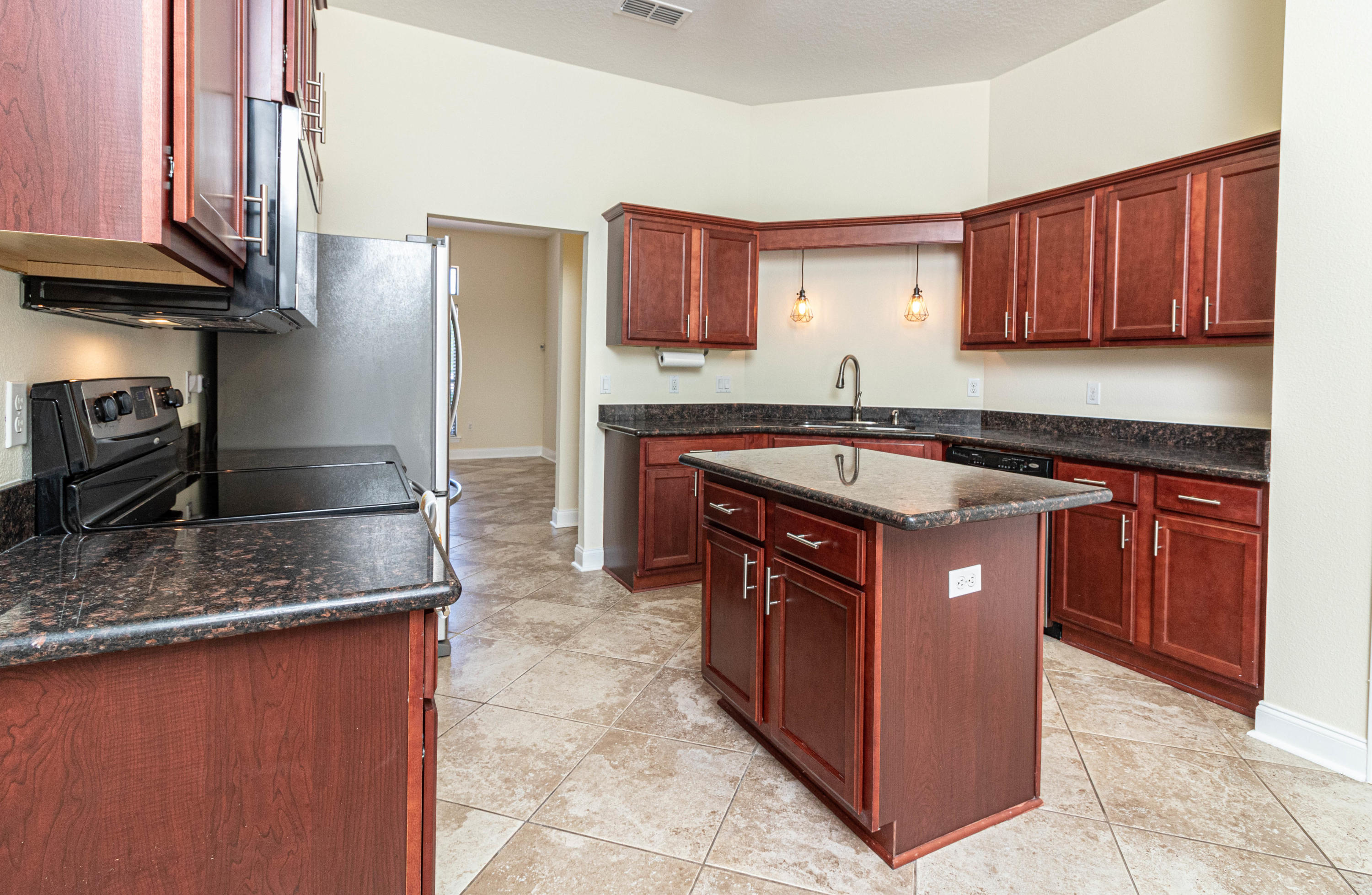 SILVER SPRINGS EST - Residential