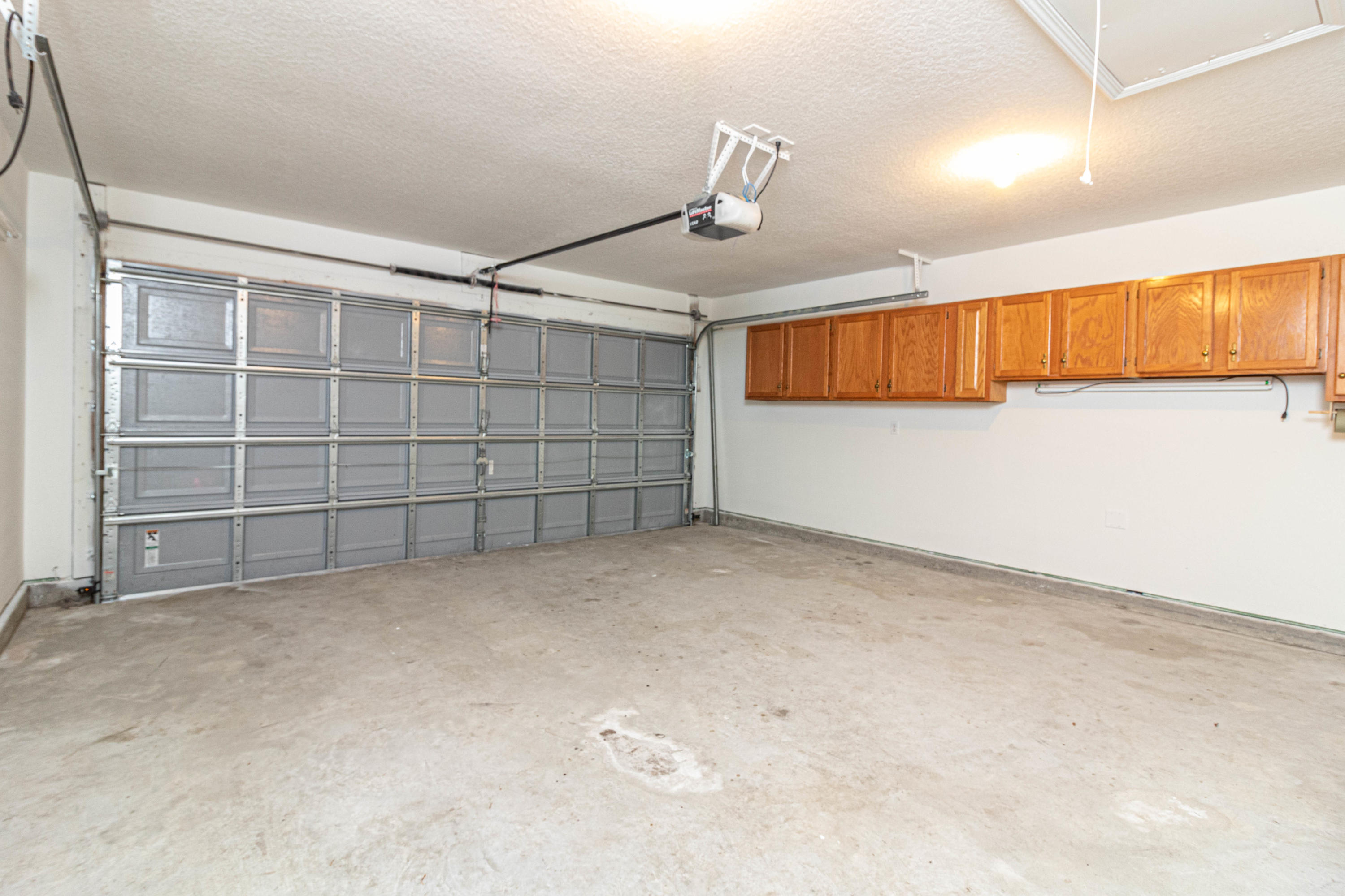 SILVER SPRINGS EST - Residential