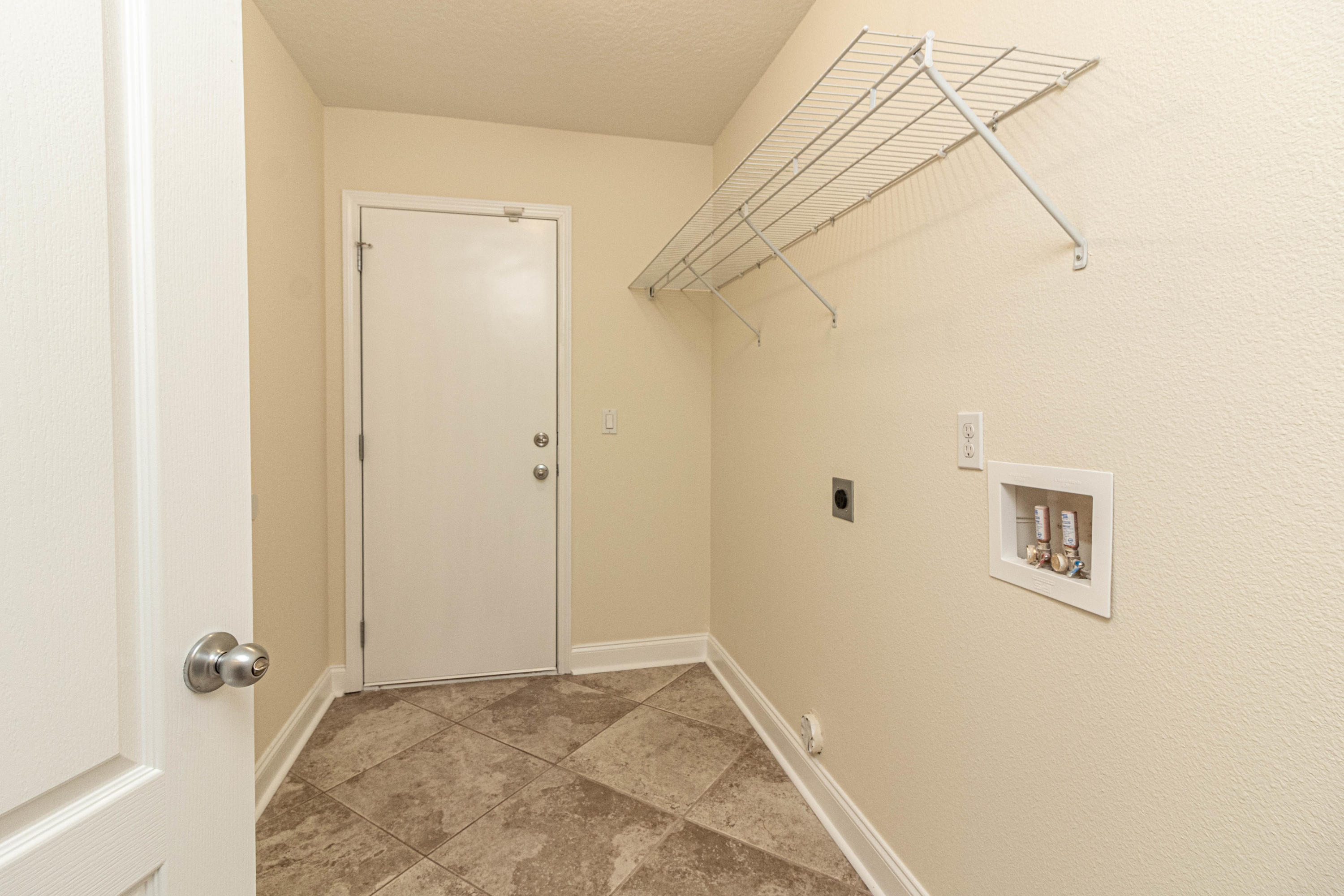 SILVER SPRINGS EST - Residential