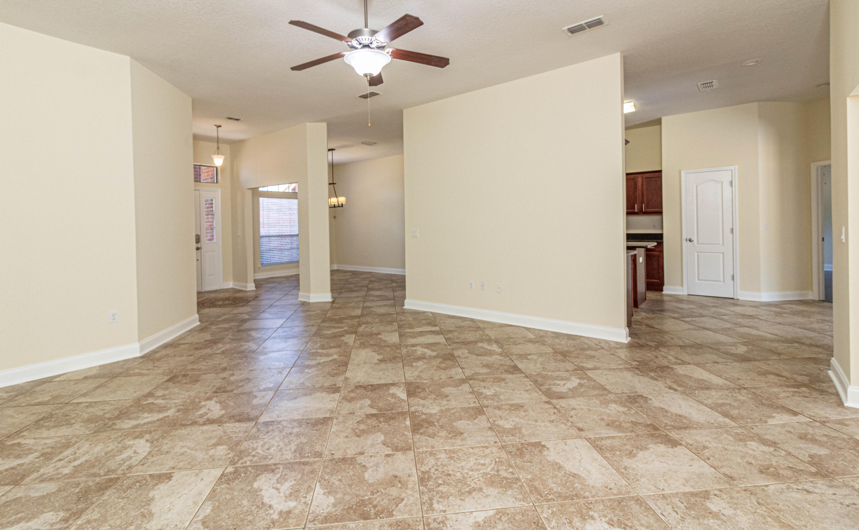 SILVER SPRINGS EST - Residential