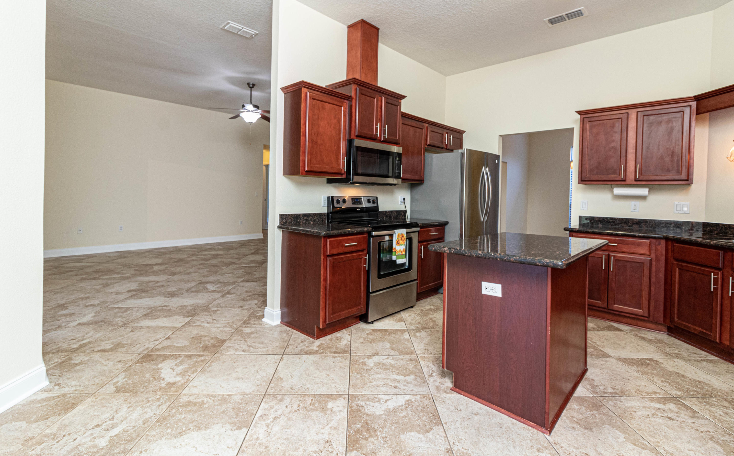 SILVER SPRINGS EST - Residential