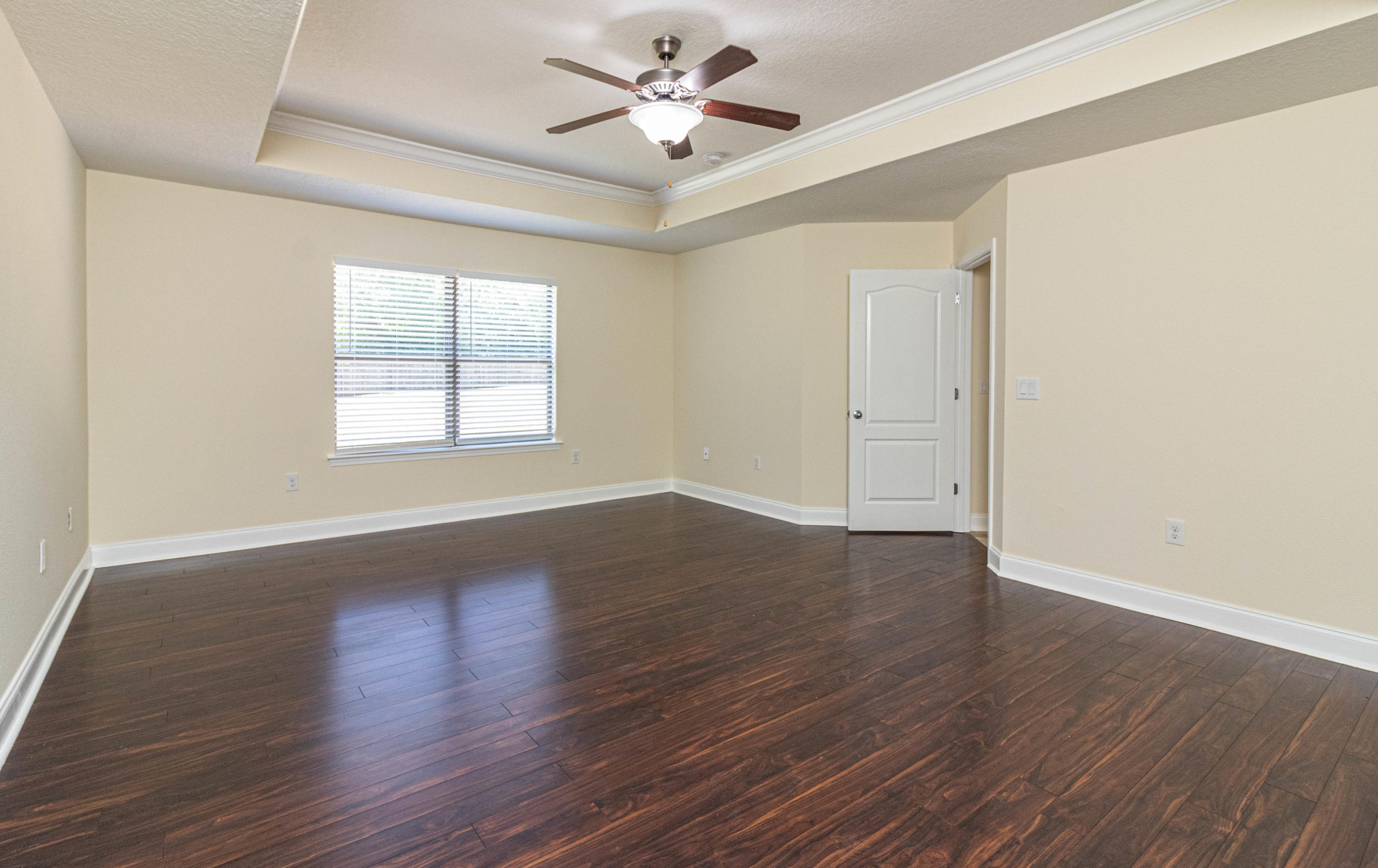 SILVER SPRINGS EST - Residential