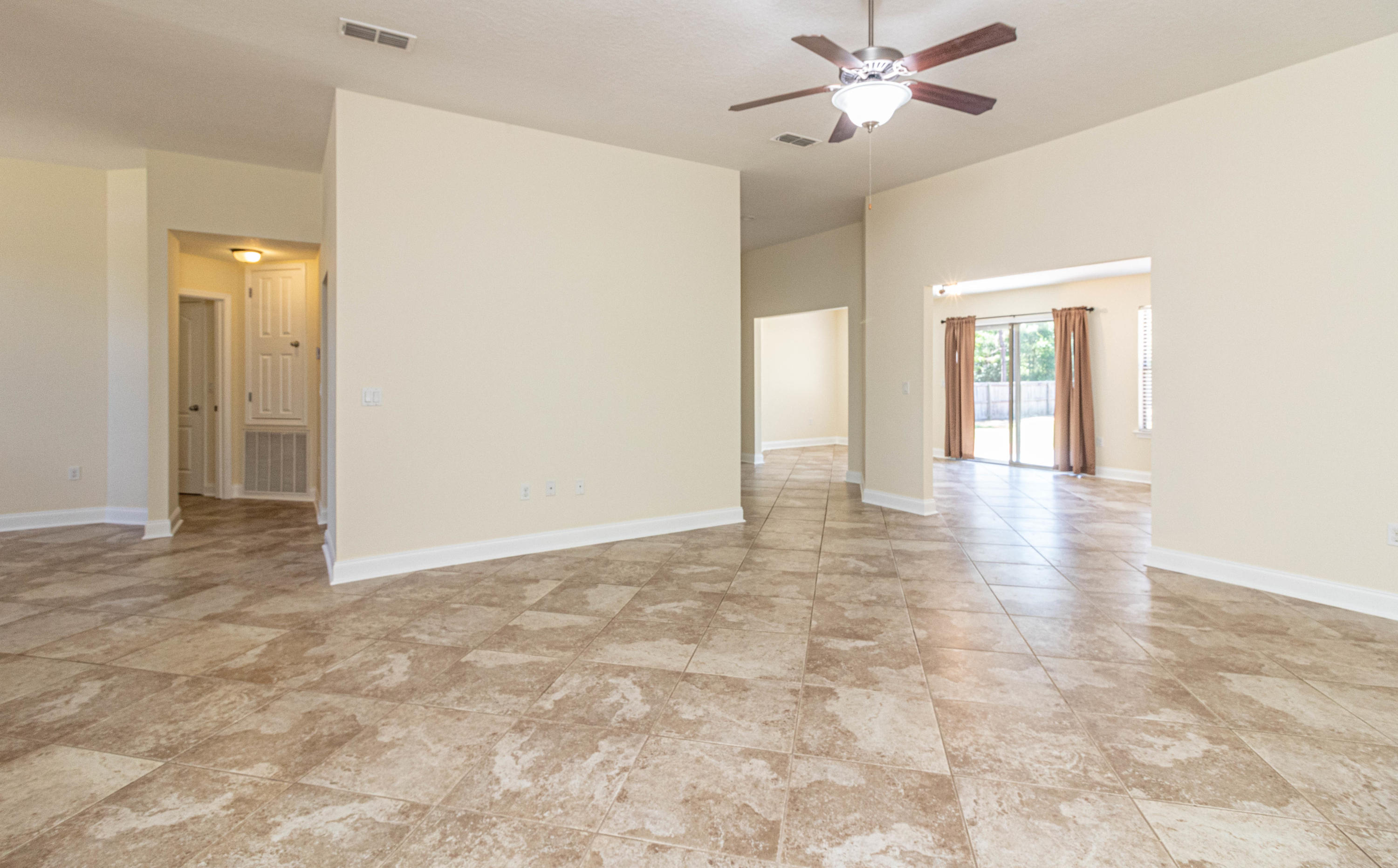 SILVER SPRINGS EST - Residential