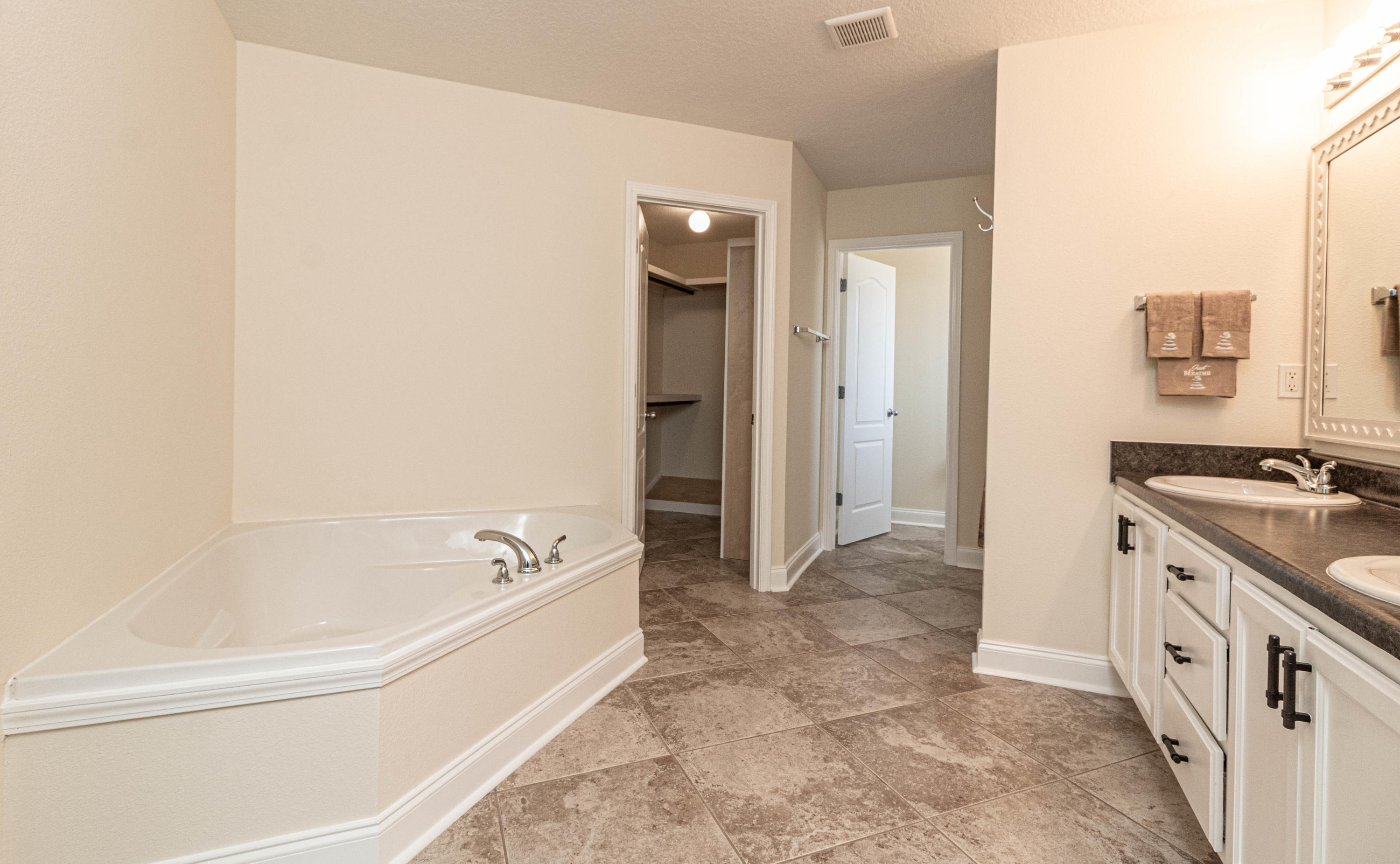 SILVER SPRINGS EST - Residential