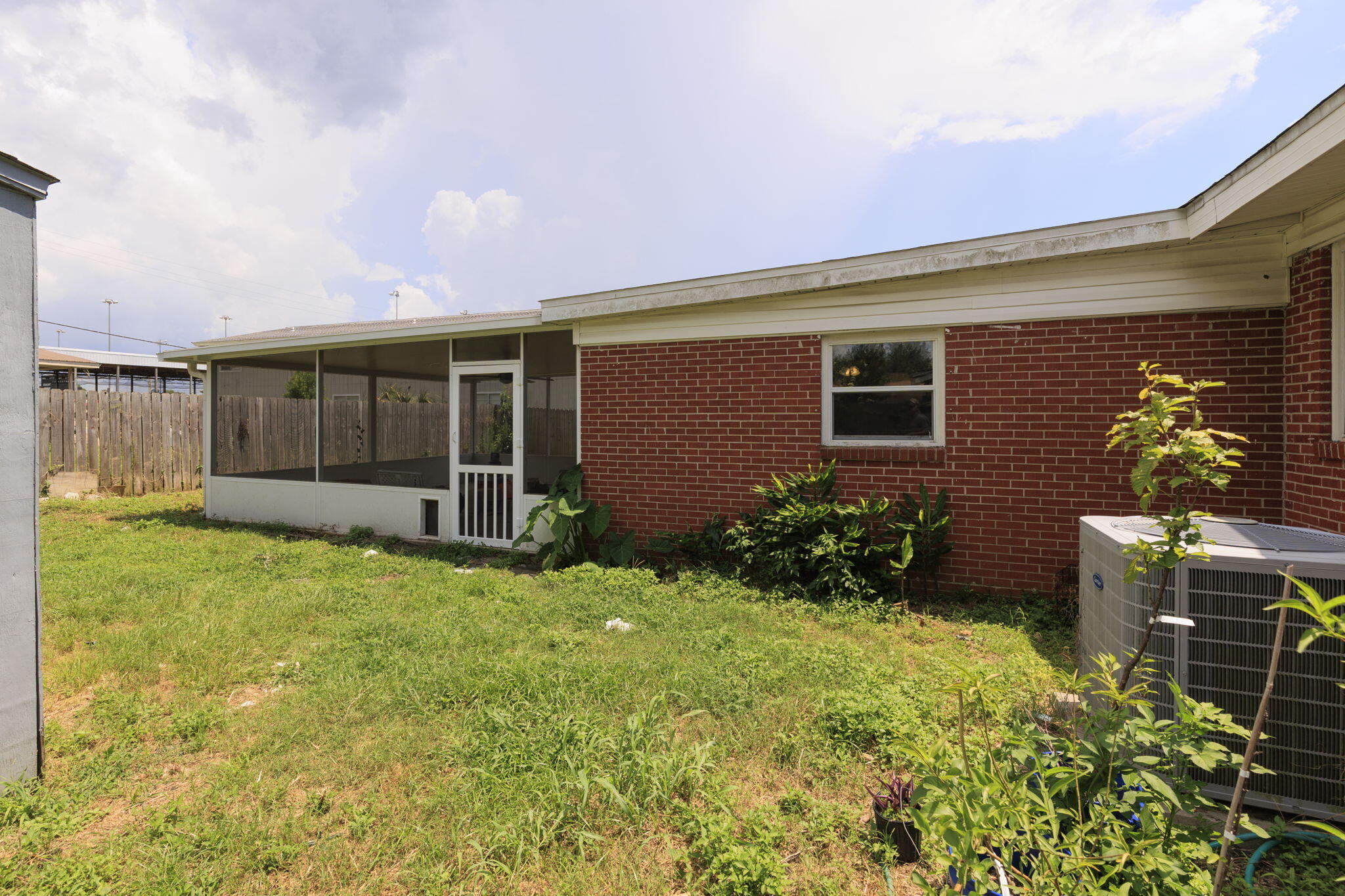 MEADOWBROOK - Residential
