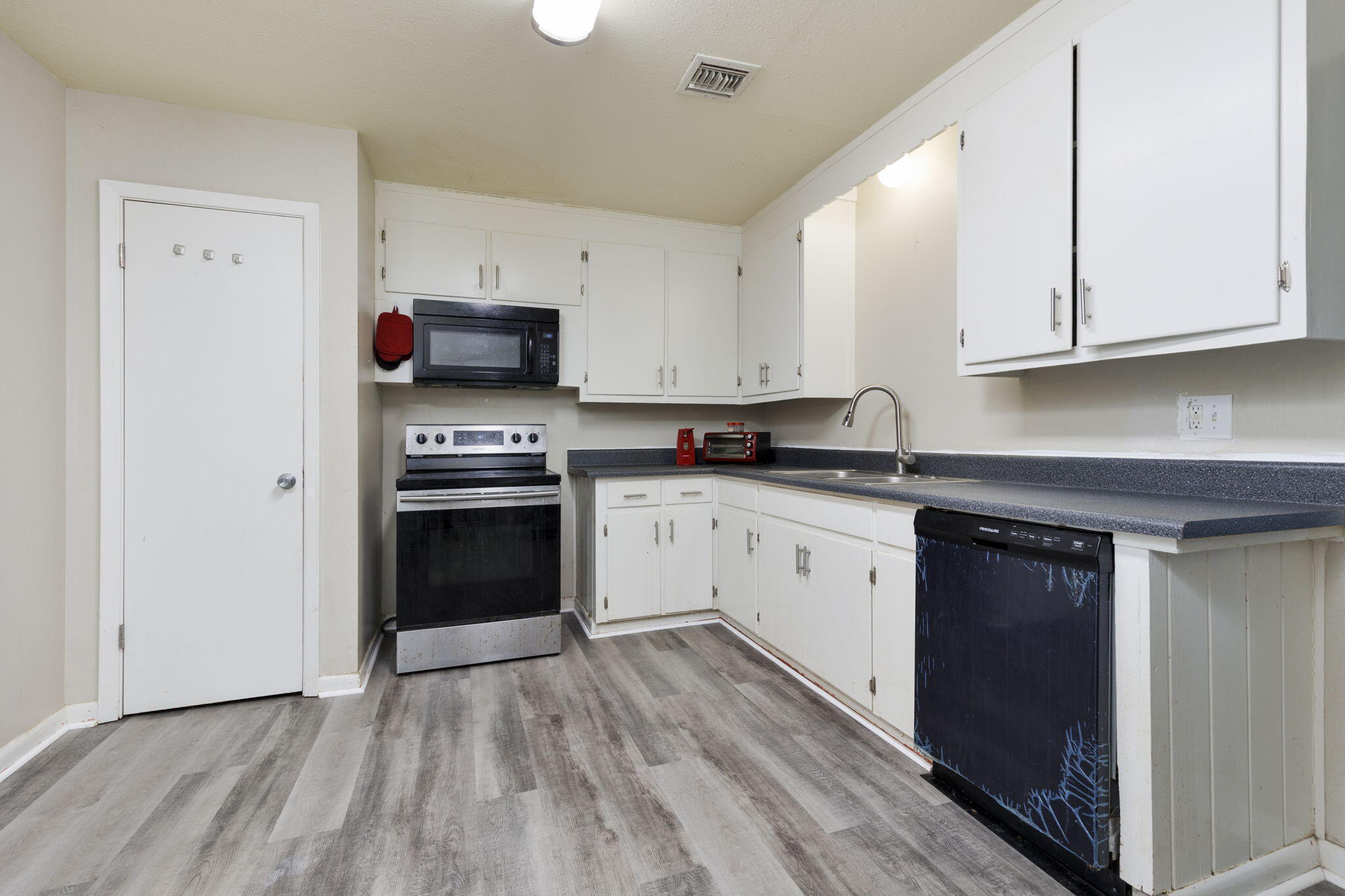 MEADOWBROOK - Residential
