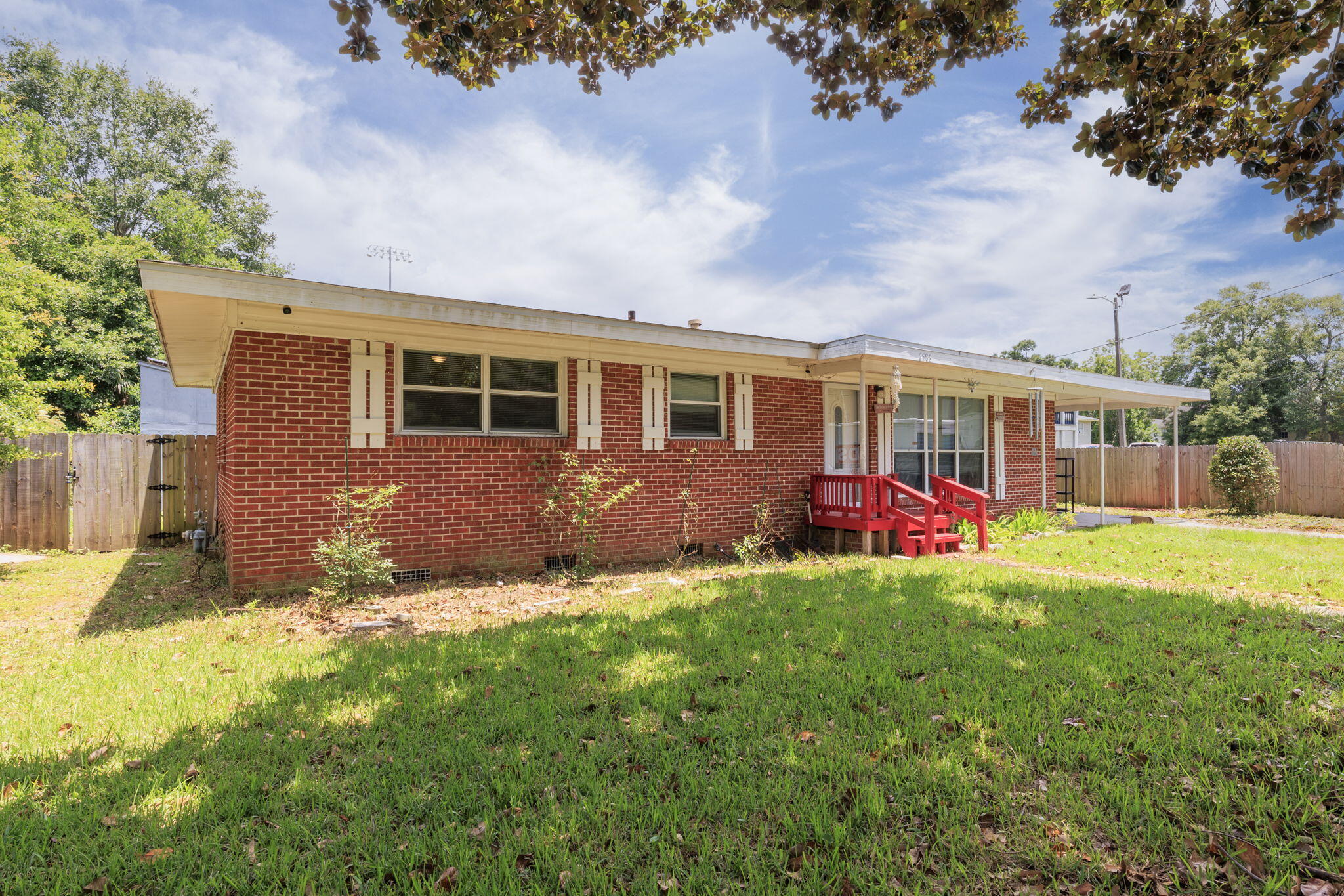 MEADOWBROOK - Residential