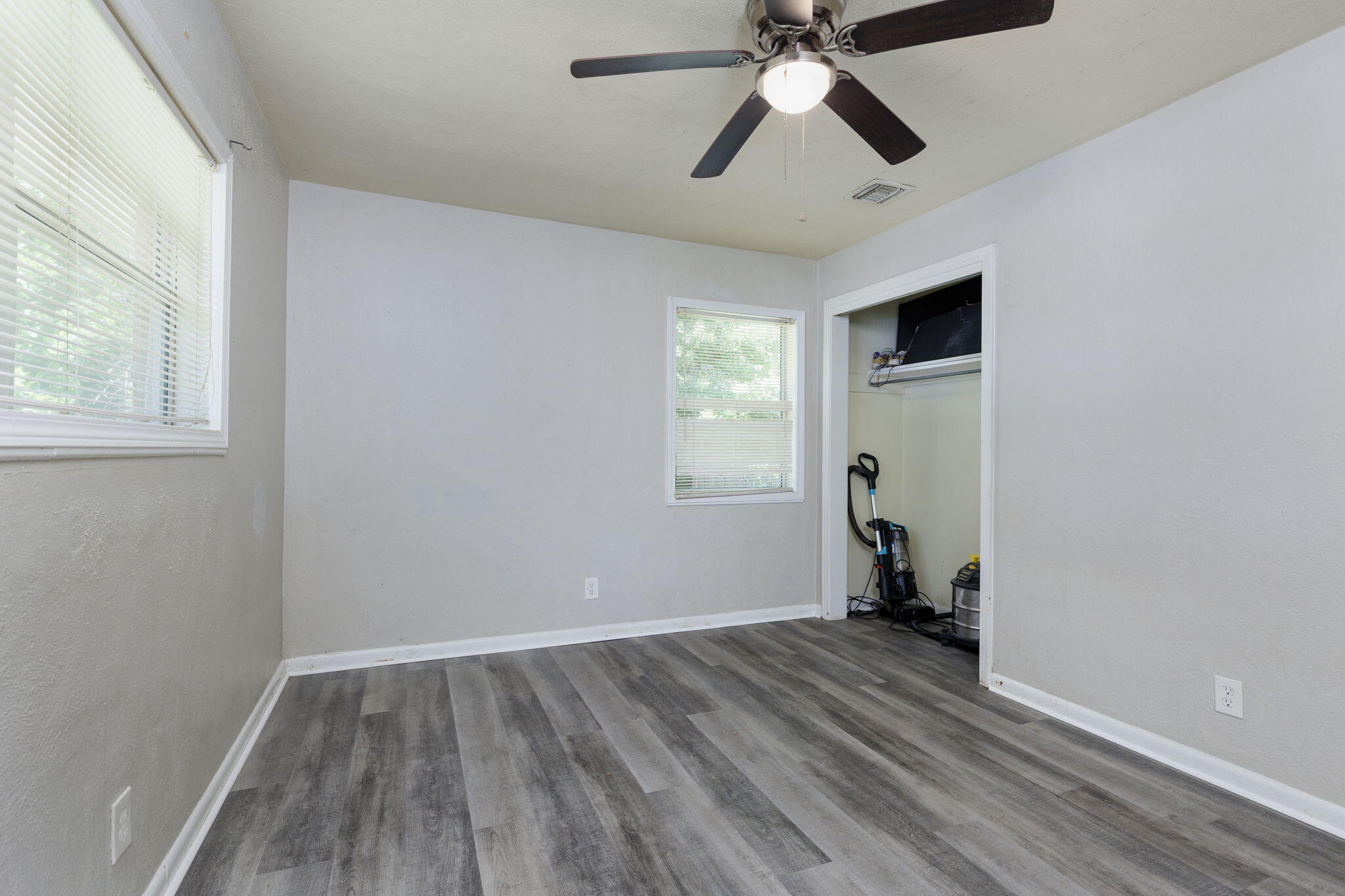MEADOWBROOK - Residential