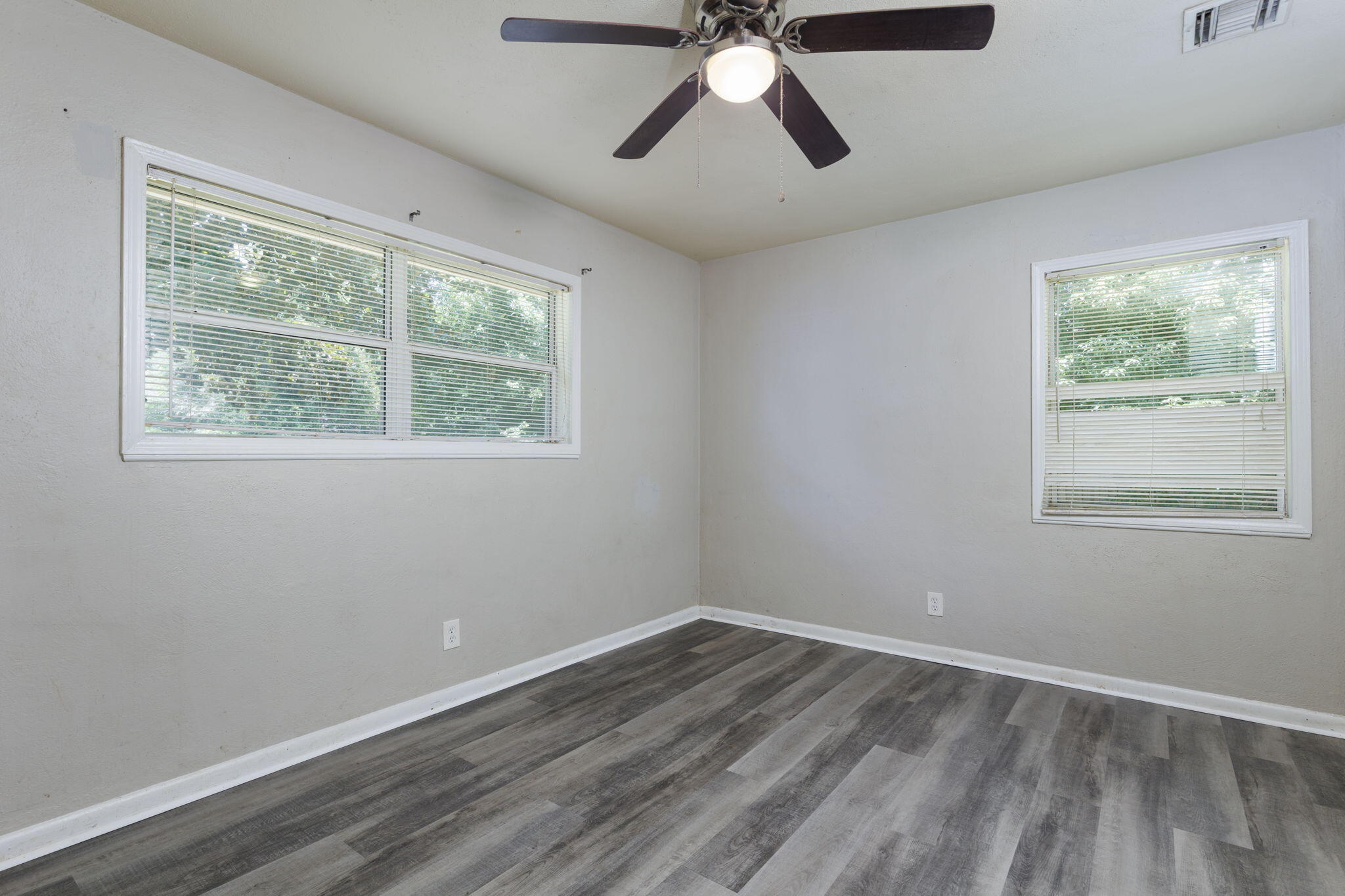MEADOWBROOK - Residential