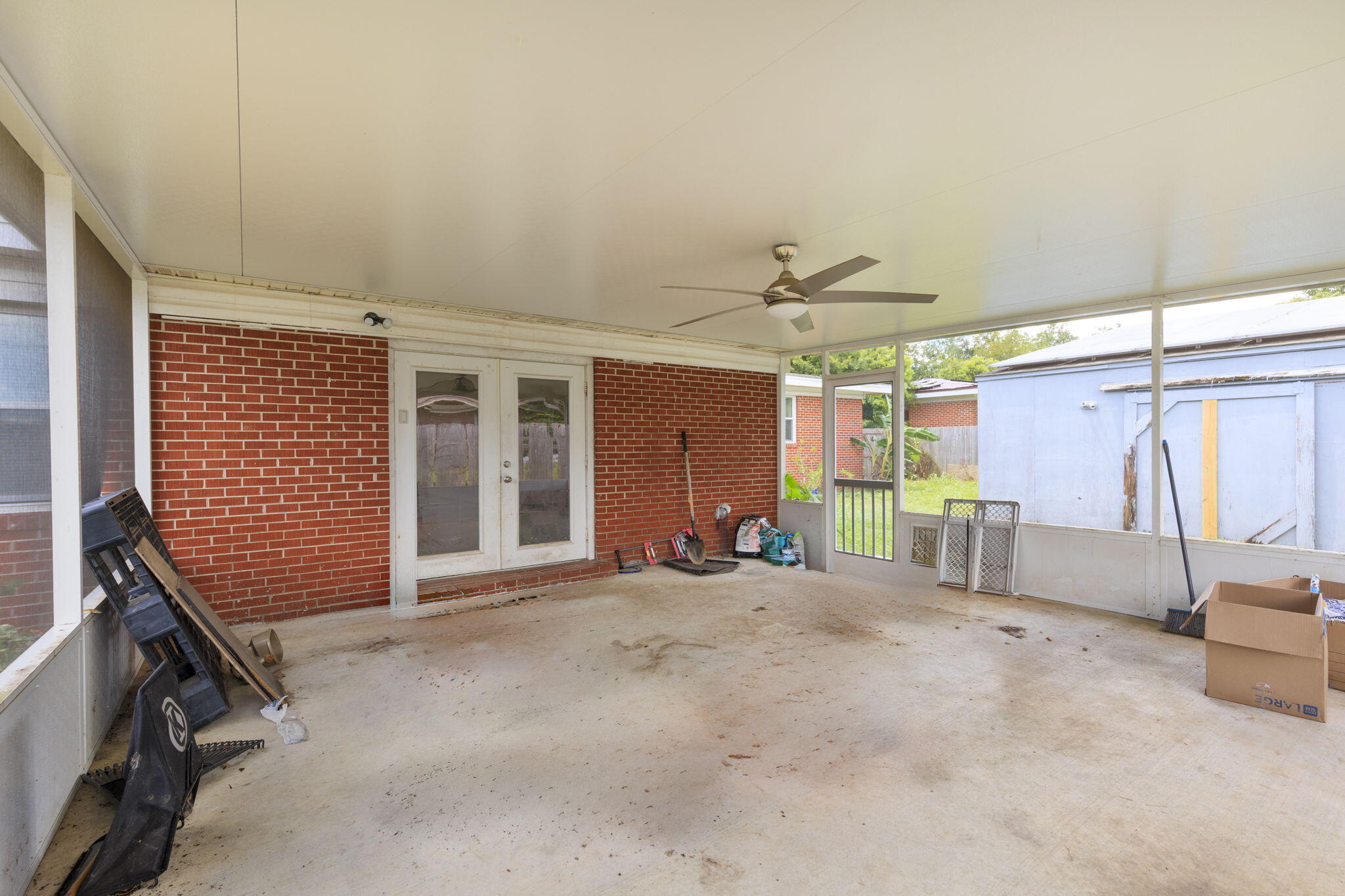 MEADOWBROOK - Residential