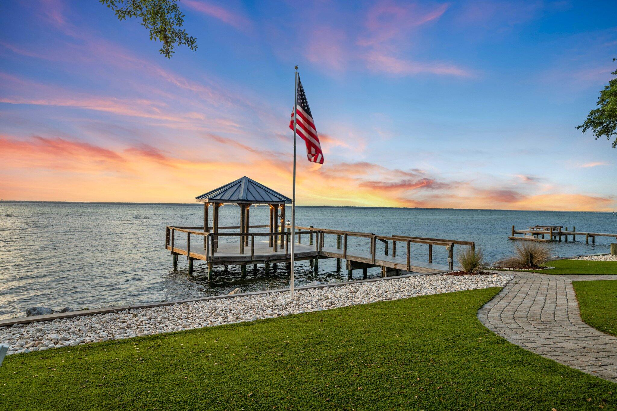 CALHOUN S/D TO DESTIN - Residential
