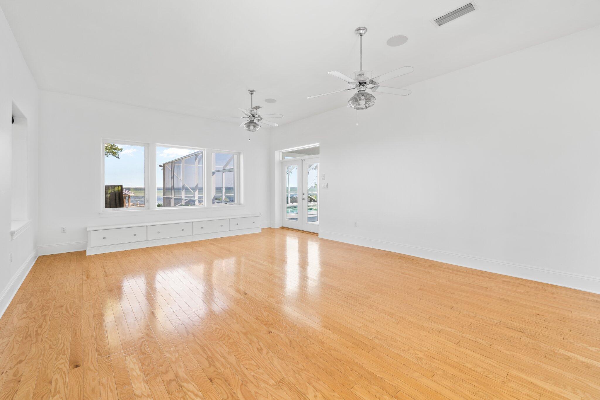 CALHOUN S/D TO DESTIN - Residential
