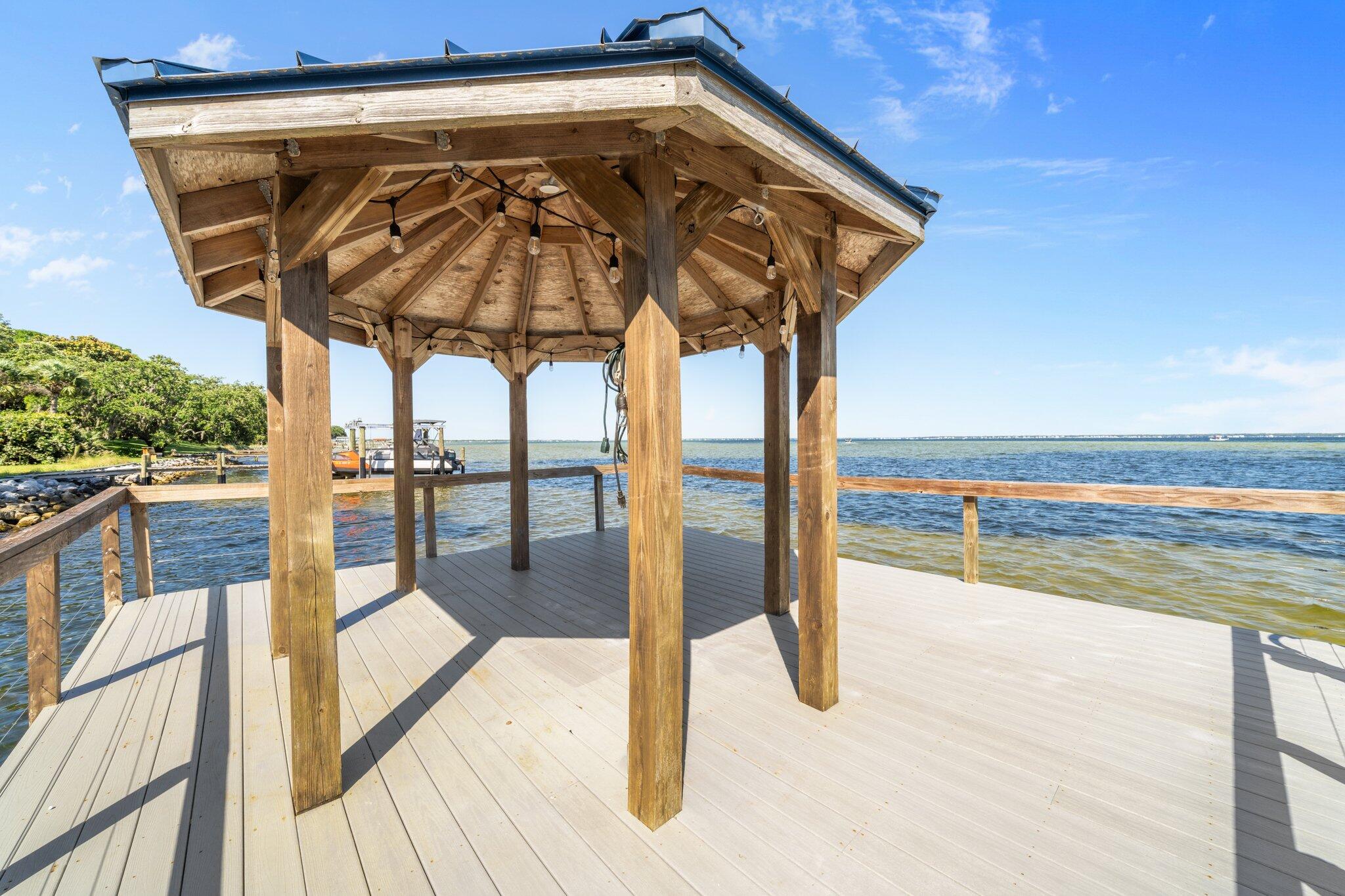 CALHOUN S/D TO DESTIN - Residential