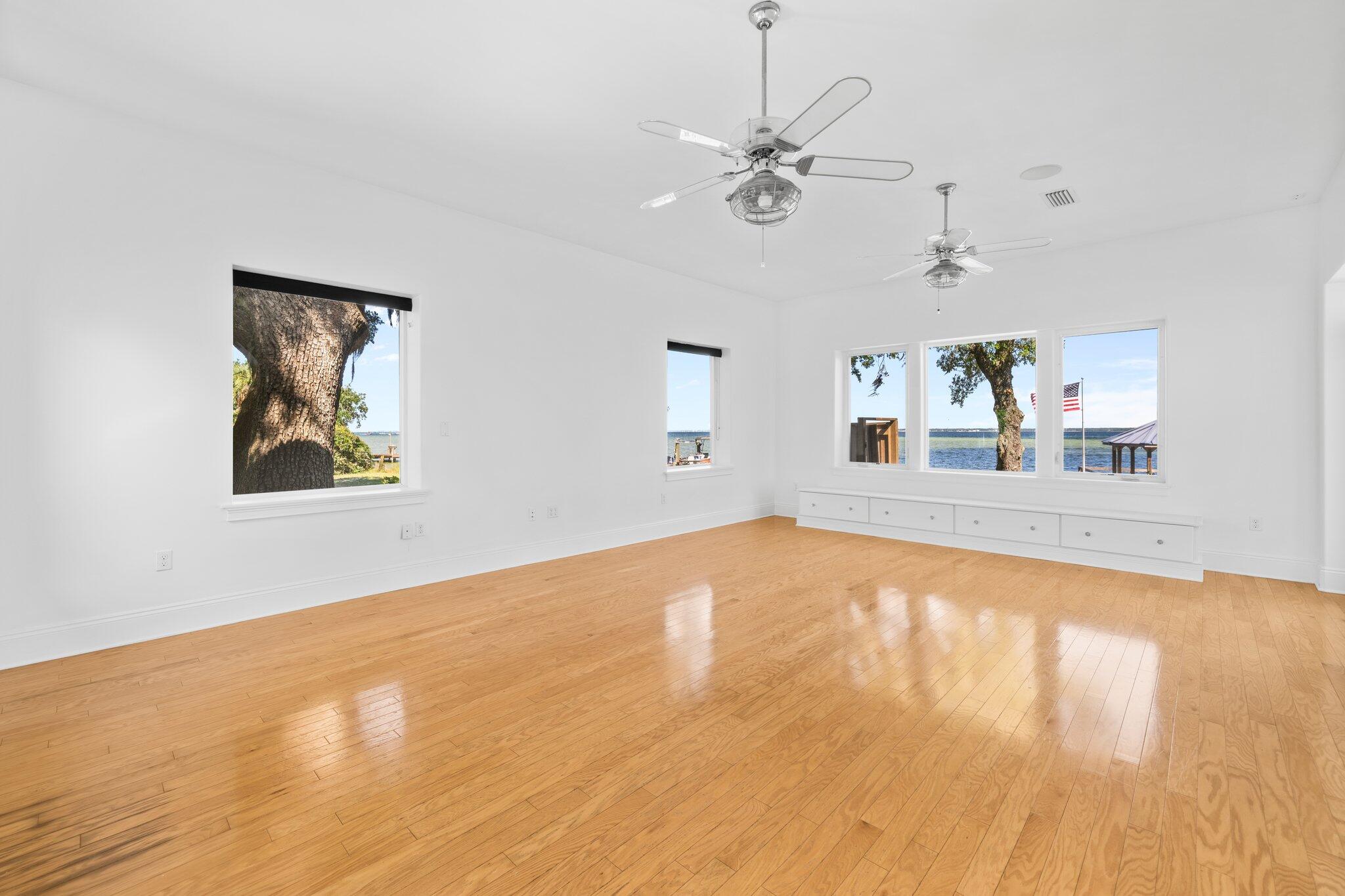 CALHOUN S/D TO DESTIN - Residential