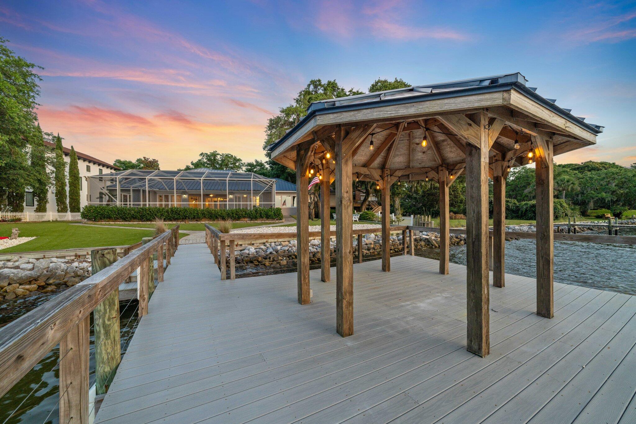 CALHOUN S/D TO DESTIN - Residential