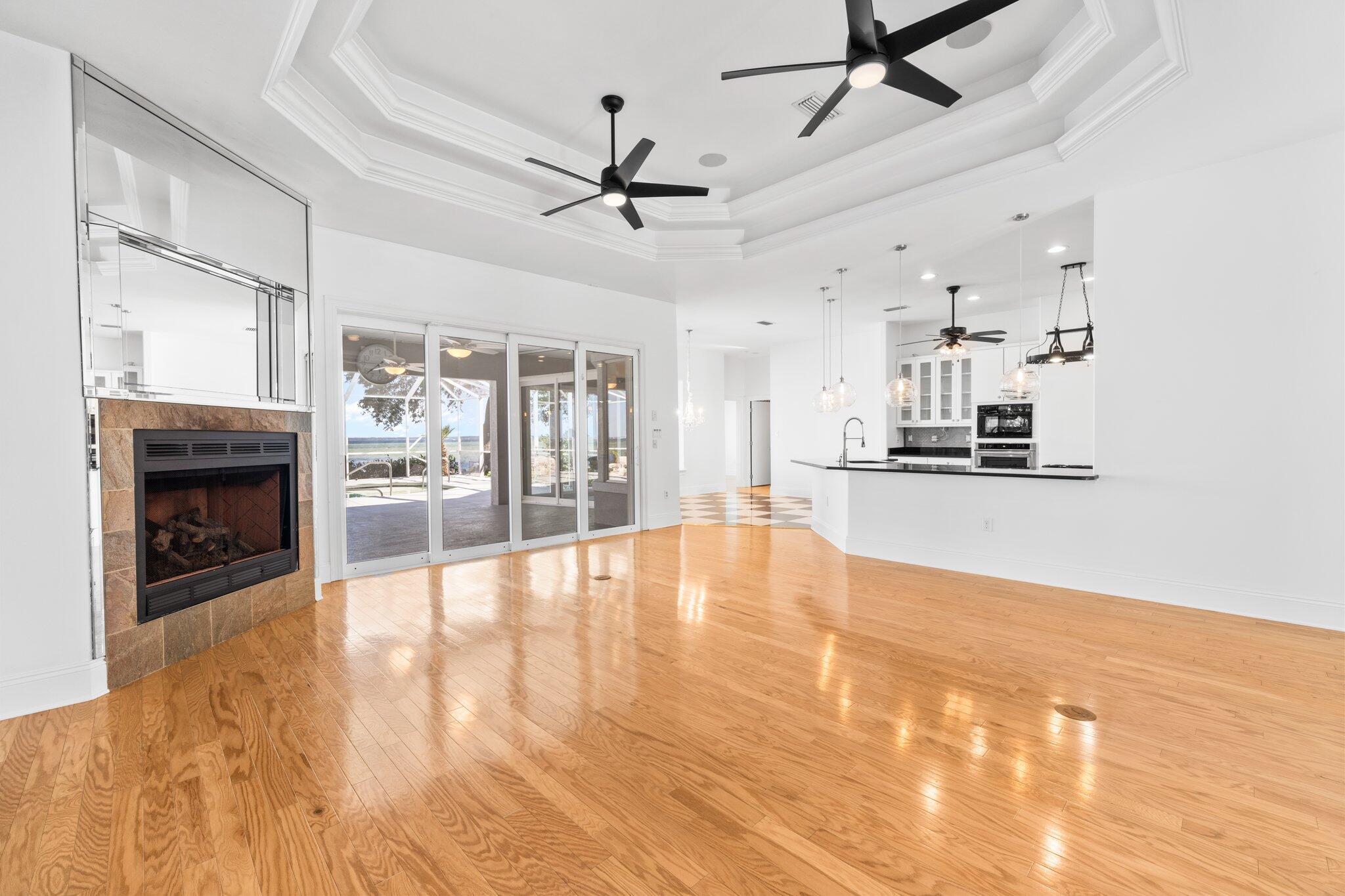 CALHOUN S/D TO DESTIN - Residential