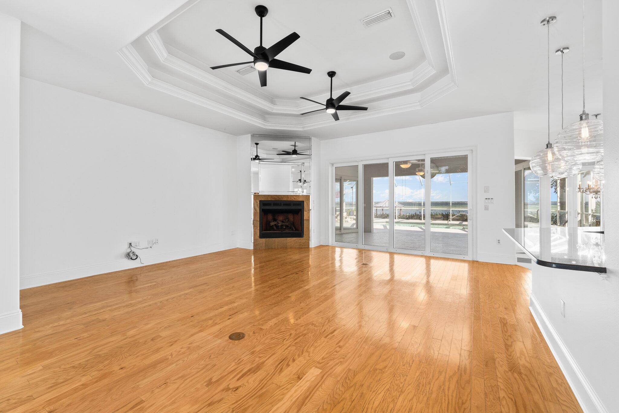 CALHOUN S/D TO DESTIN - Residential