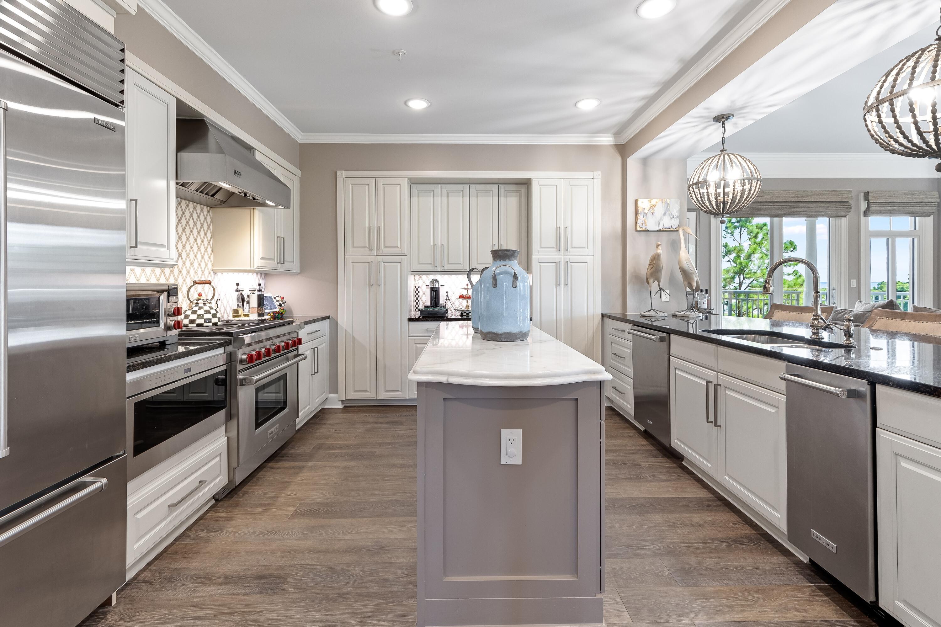 ONE WATER PLACE AT KELLY PLANTATION - Residential