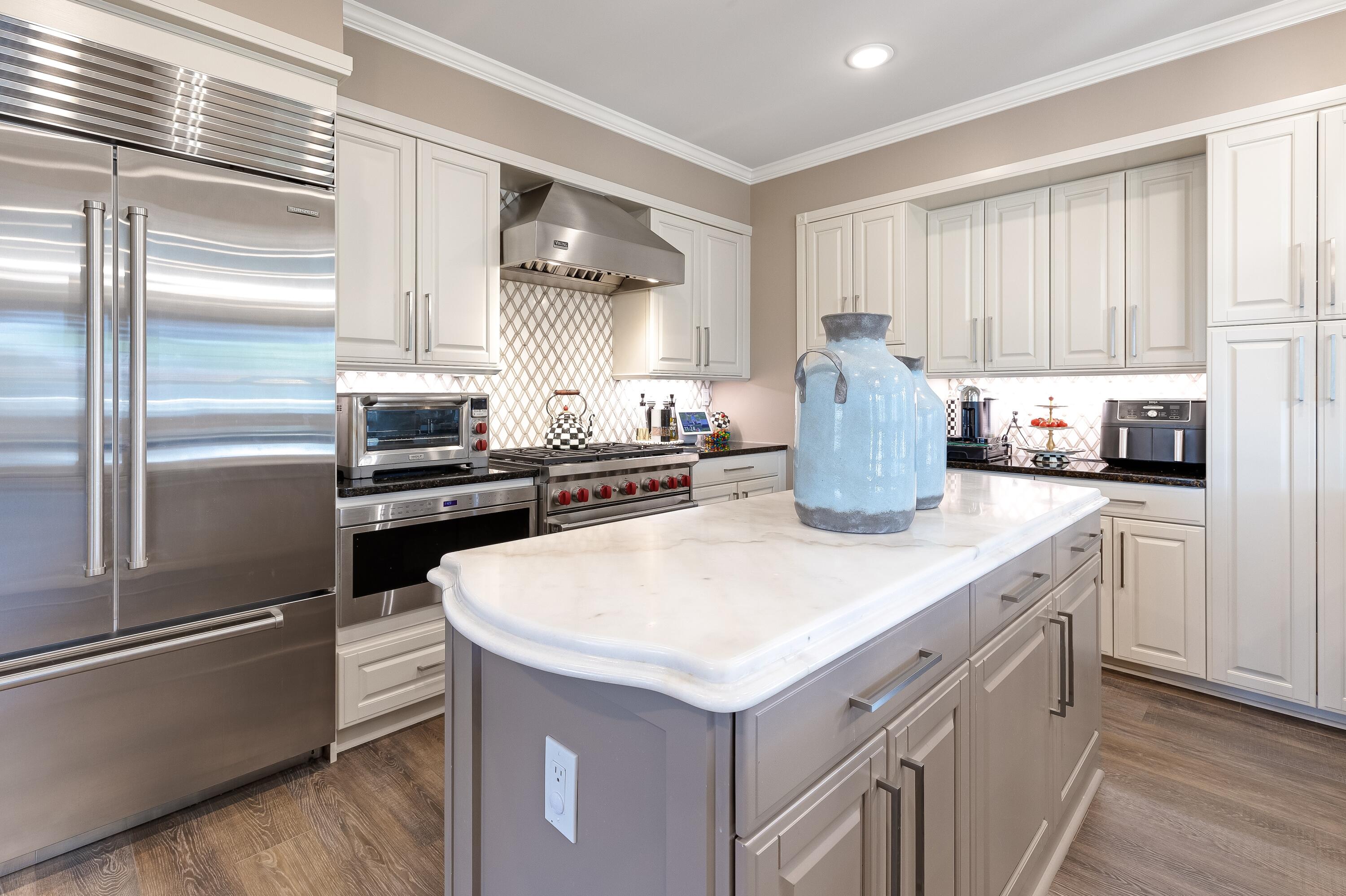 ONE WATER PLACE AT KELLY PLANTATION - Residential