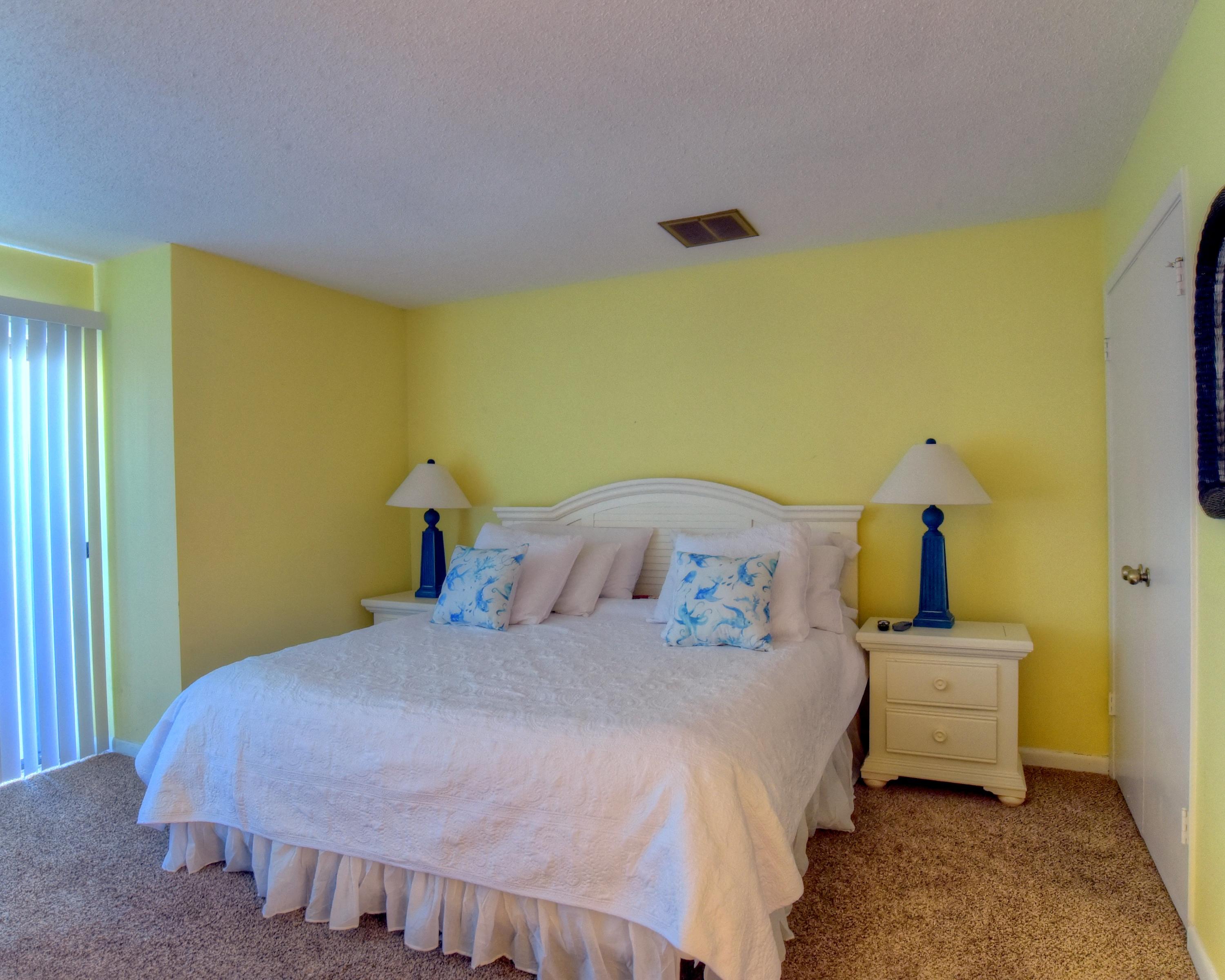 BEACHWALK VILLAS PH 05 - Residential Lease