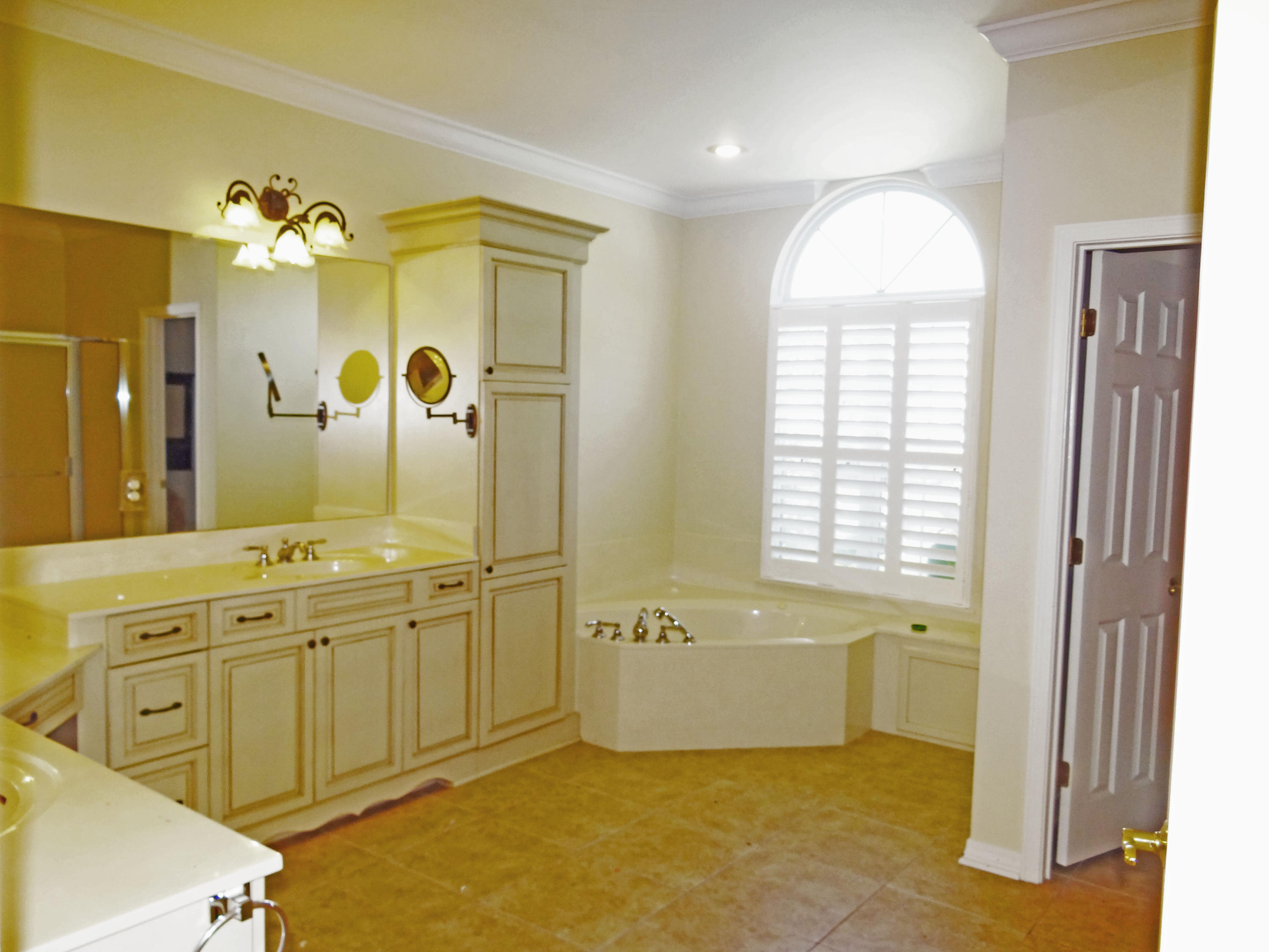 AVALON BEACH ESTATES - Residential