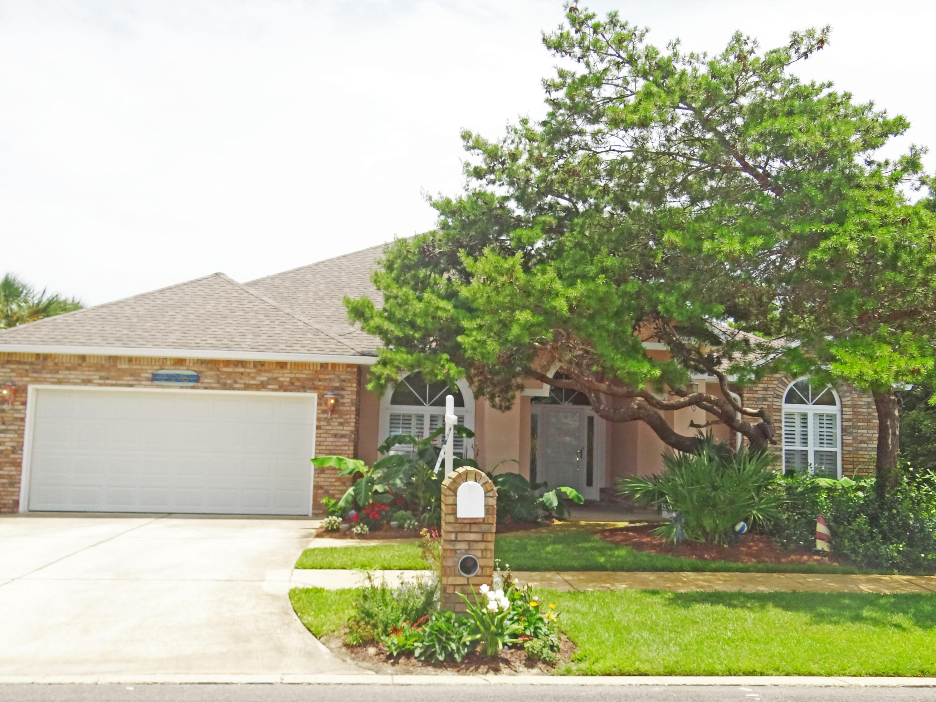 AVALON BEACH ESTATES - Residential