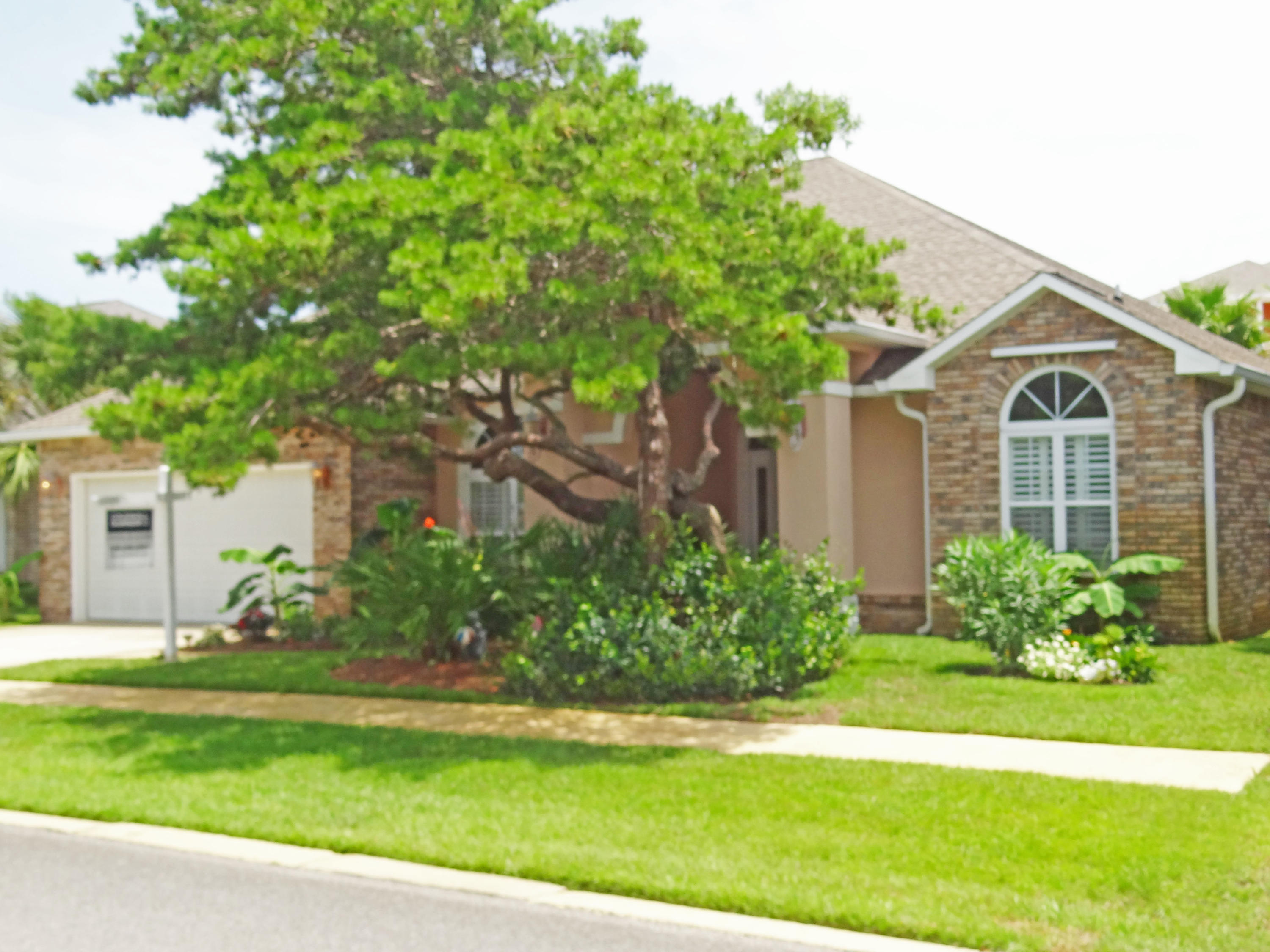 AVALON BEACH ESTATES - Residential