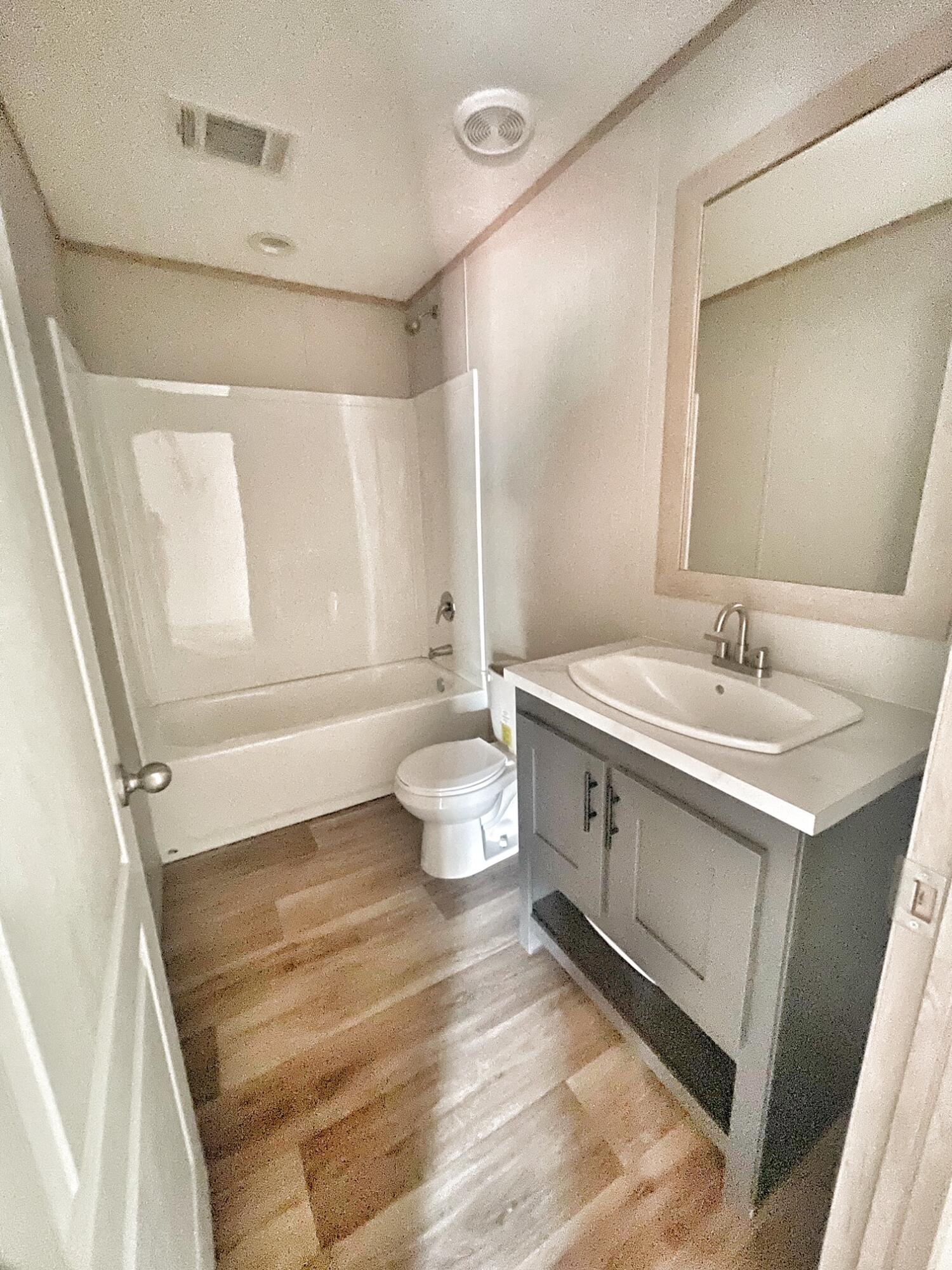 OAKWOOD LAKES ESTATES - Residential