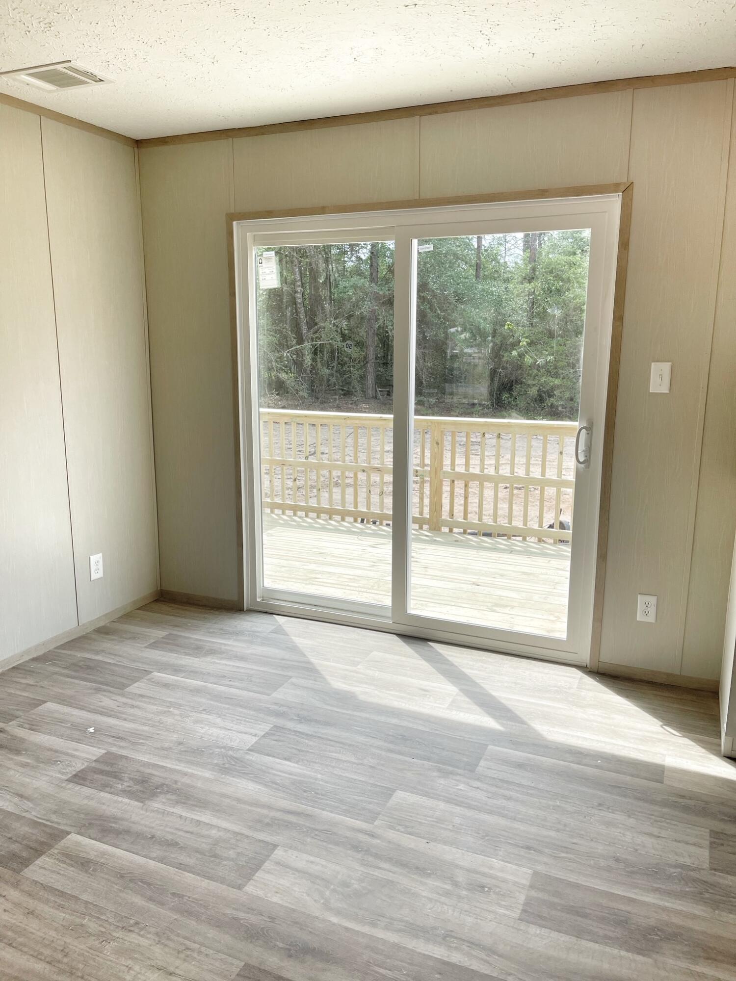 OAKWOOD LAKES ESTATES - Residential