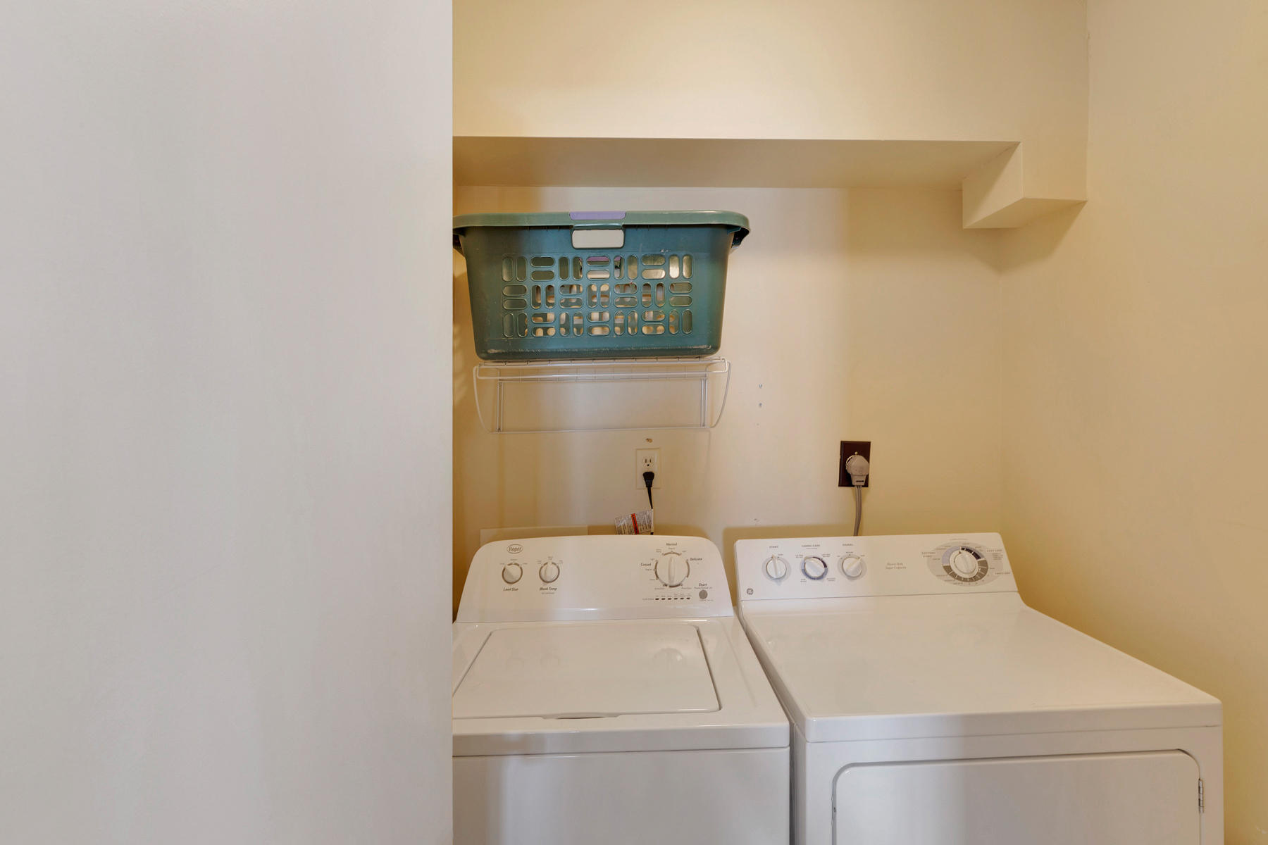 DESTIN TOWERS CONDO - Residential