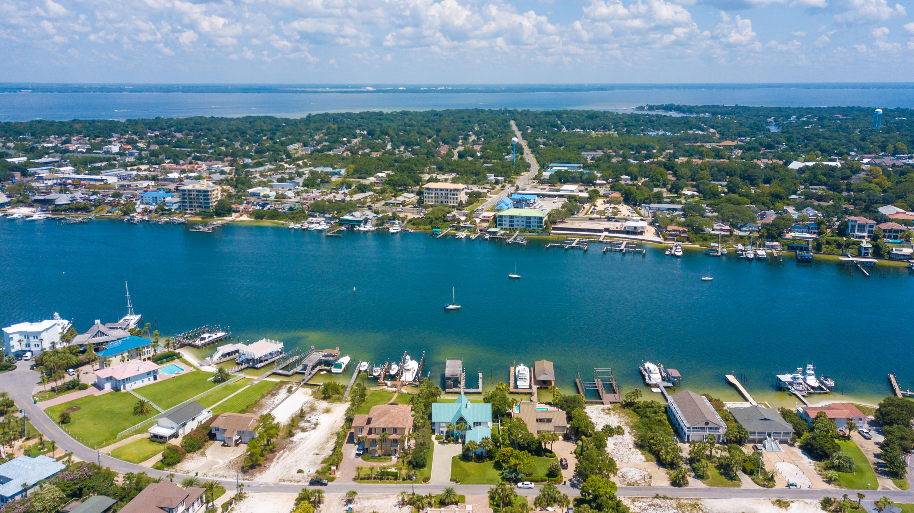 HOLIDAY ISLE - Residential