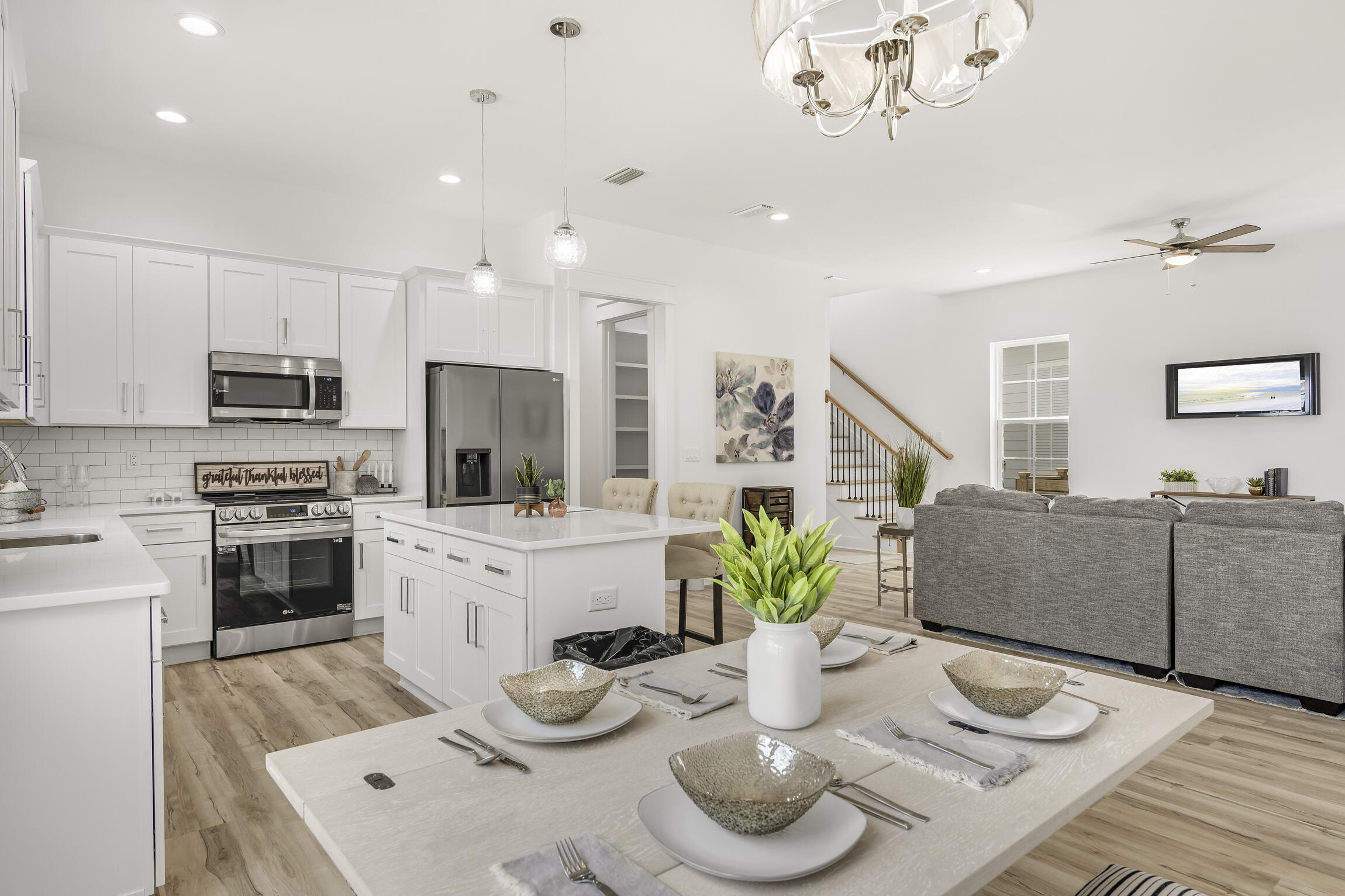 HIDDEN GROVE - Residential