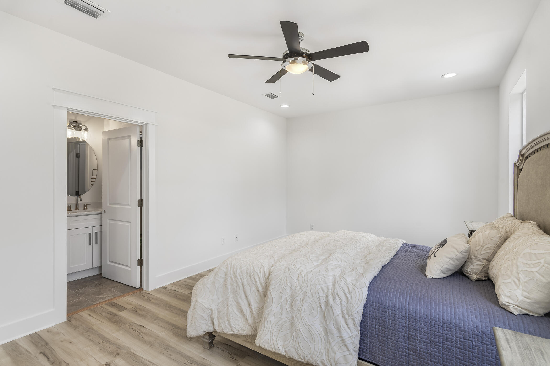 HIDDEN GROVE - Residential