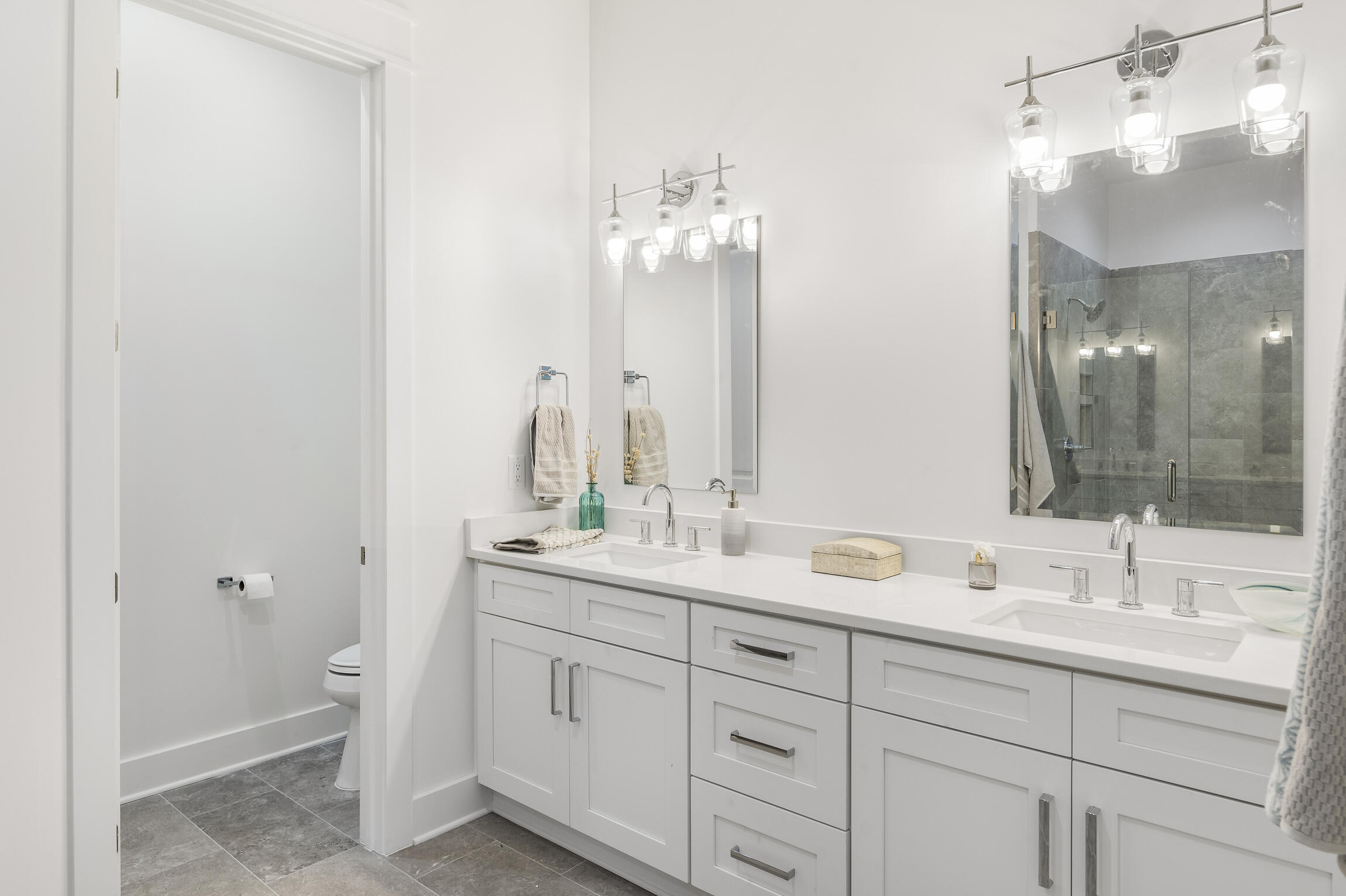 HIDDEN GROVE - Residential