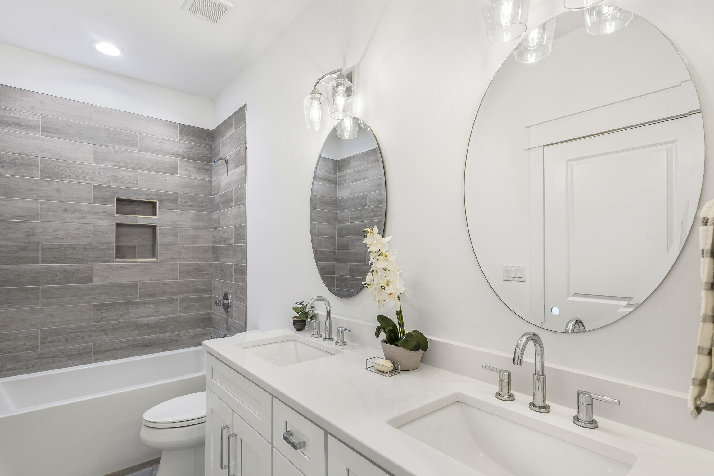 HIDDEN GROVE - Residential