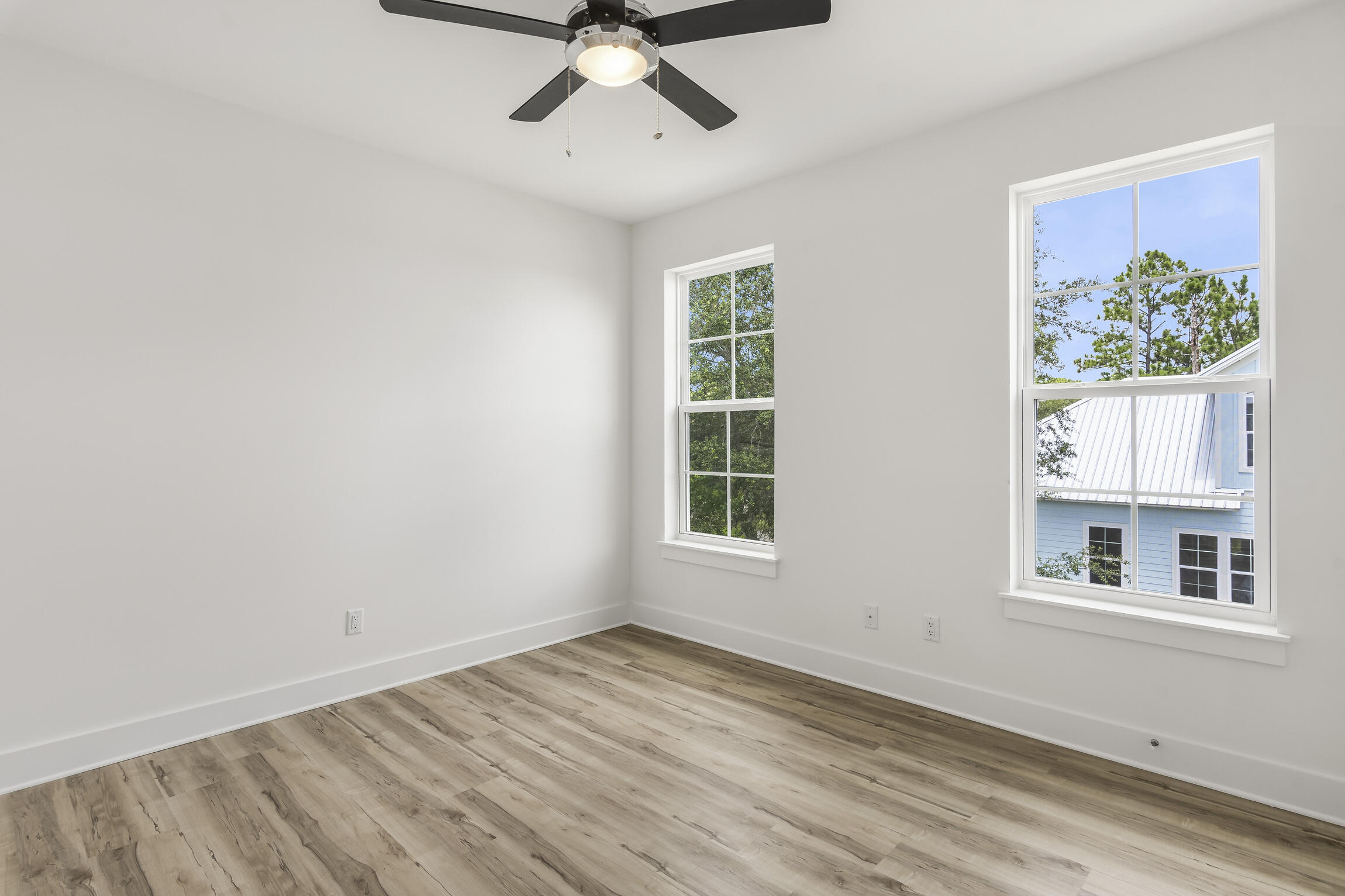 HIDDEN GROVE - Residential