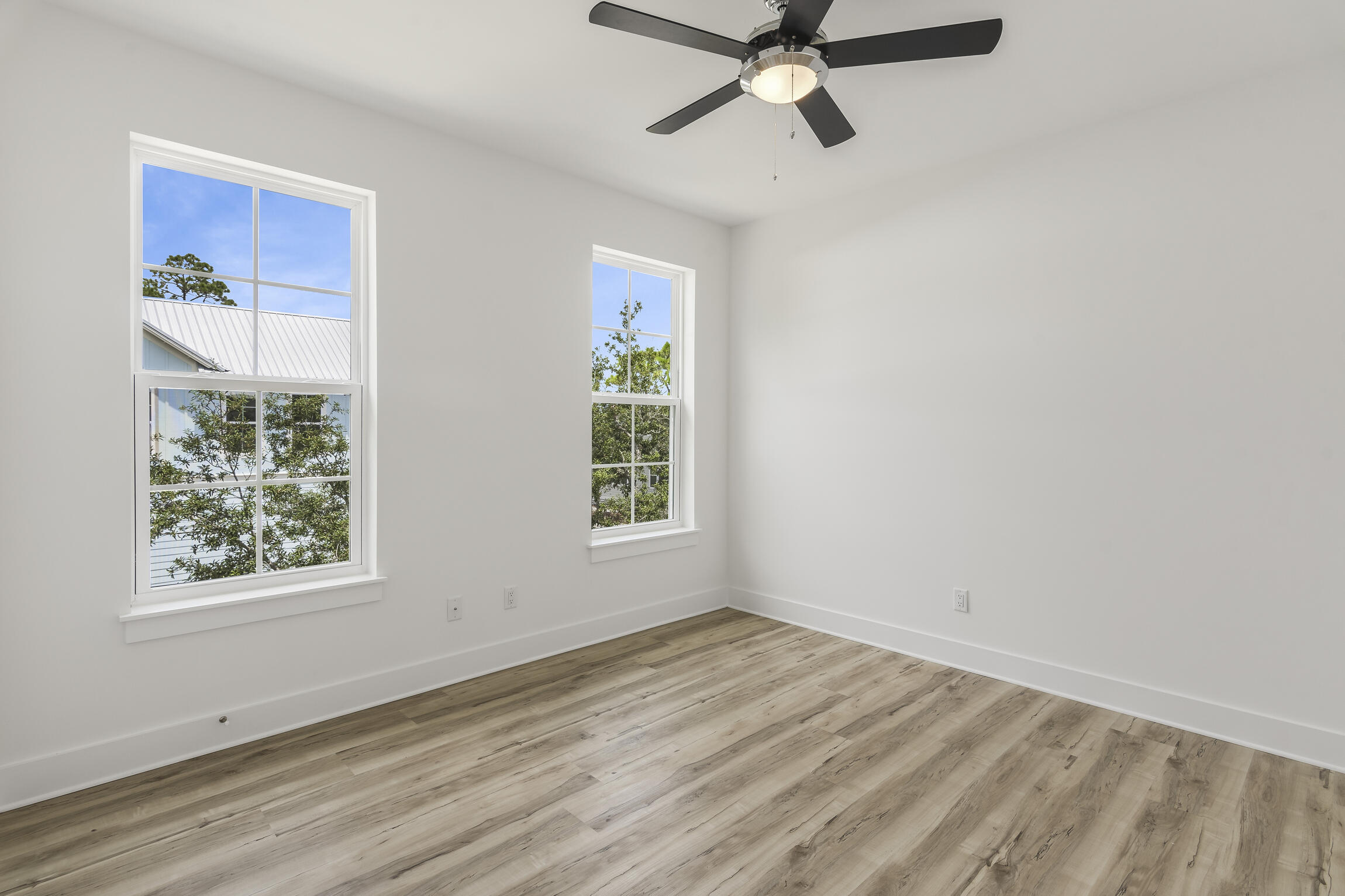 HIDDEN GROVE - Residential