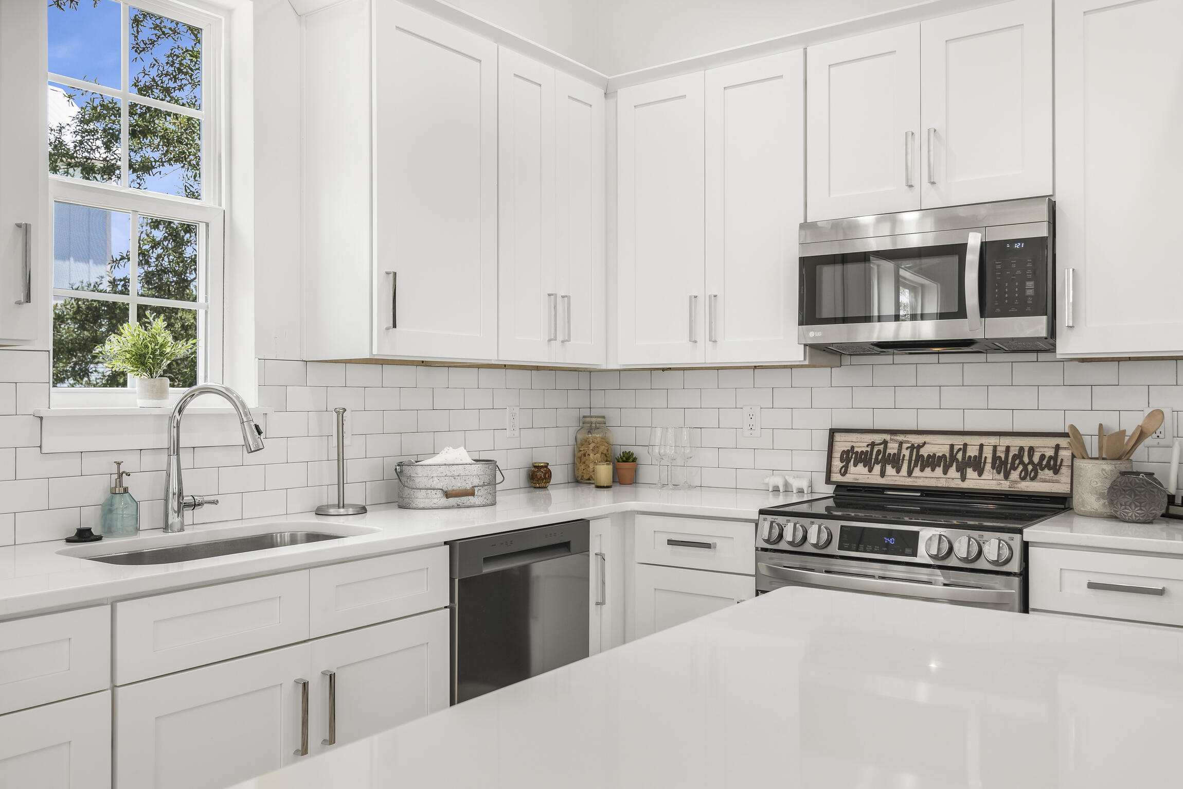 HIDDEN GROVE - Residential